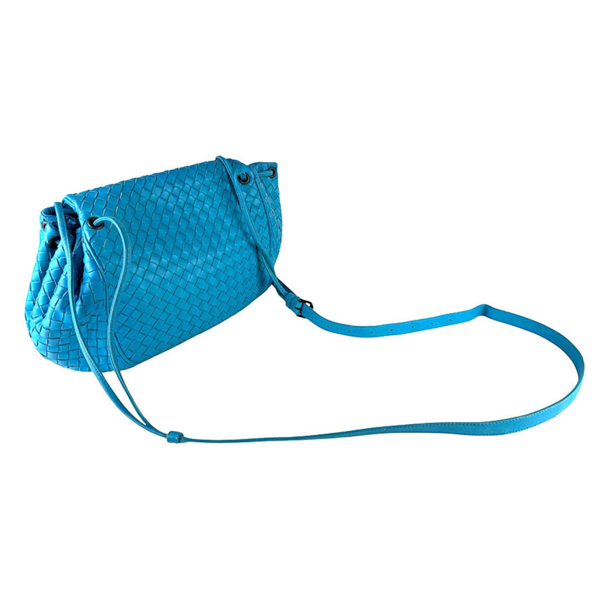 Bottega Veneta Blue Intrecciato Shoulder Bag (Pre-Owned)