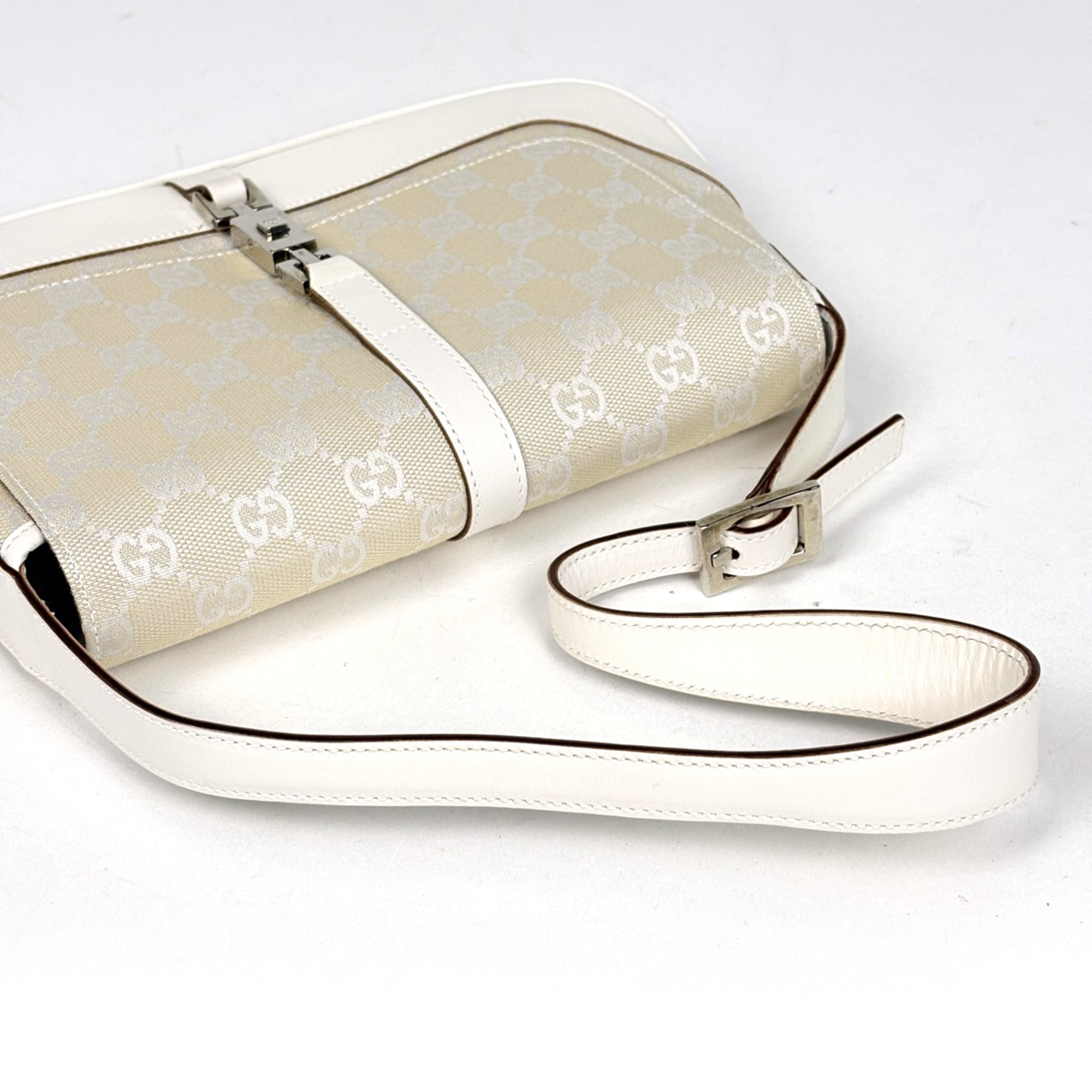 Gucci White Gg Canvas Leather Shoulder Bag (Pre-Owned)