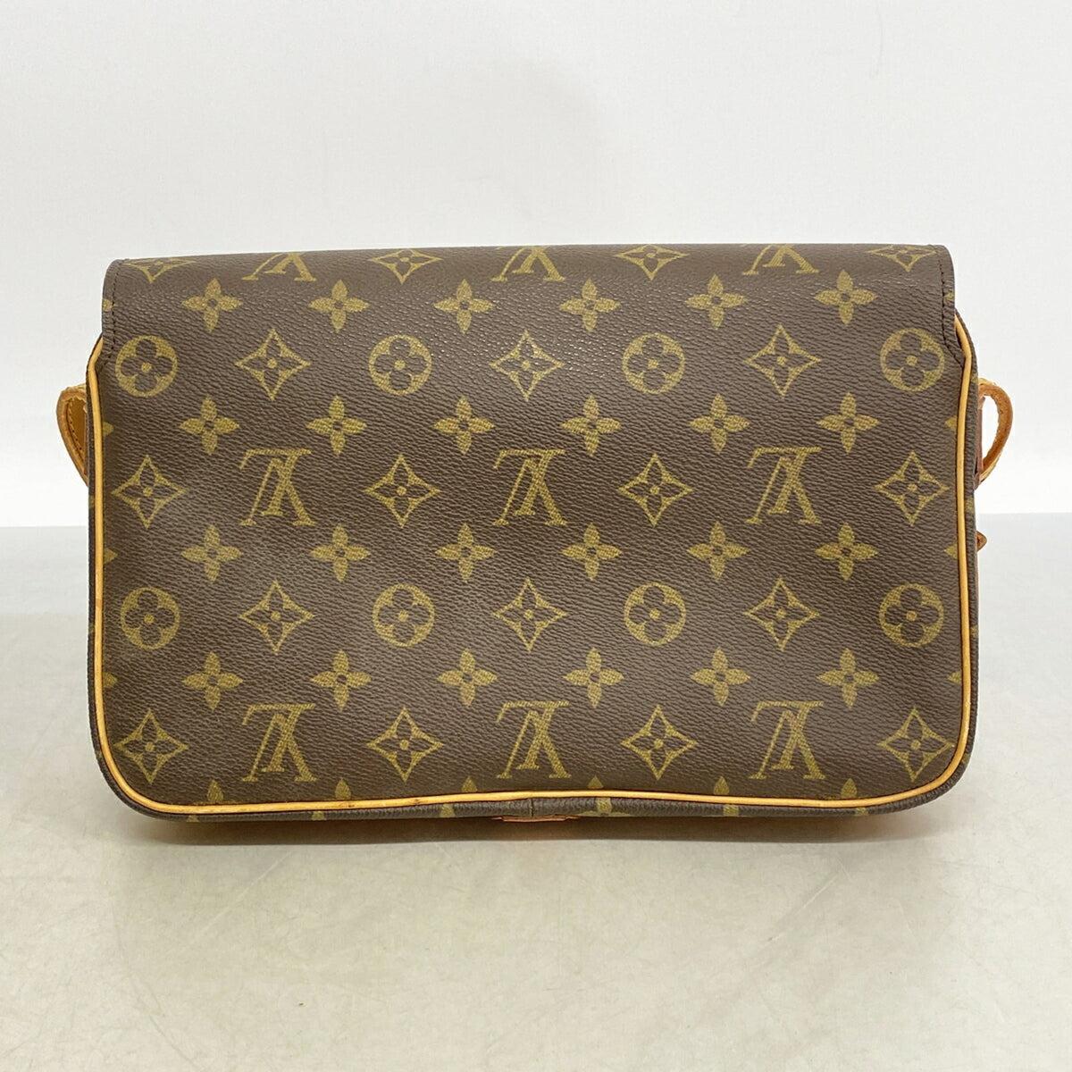 Louis Vuitton Brown Shoulder Bag (Pre-Owned)