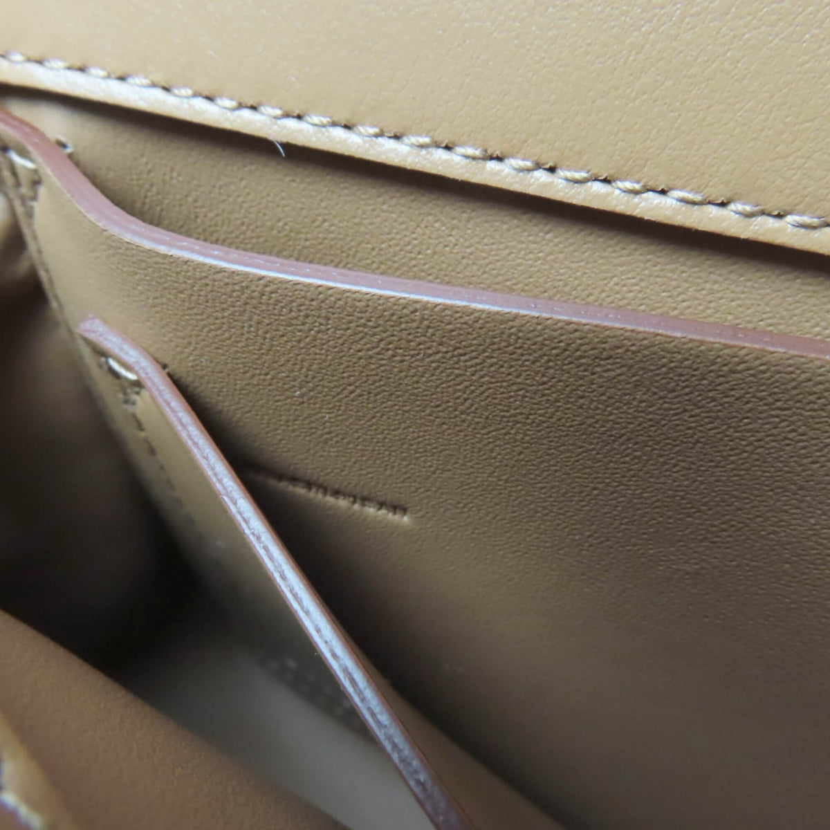 Burberry Brown Leather Shoulder Bag (Pre-Owned)
