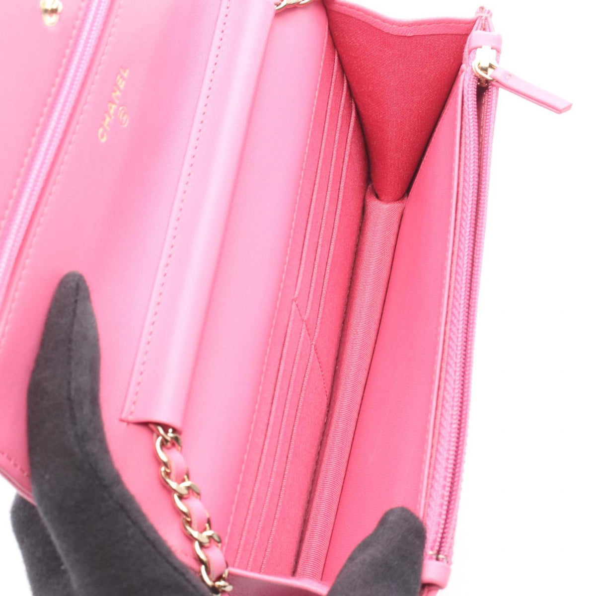 Chanel Pink Leather Handbag Shoulder Bag (Pre-Owned)