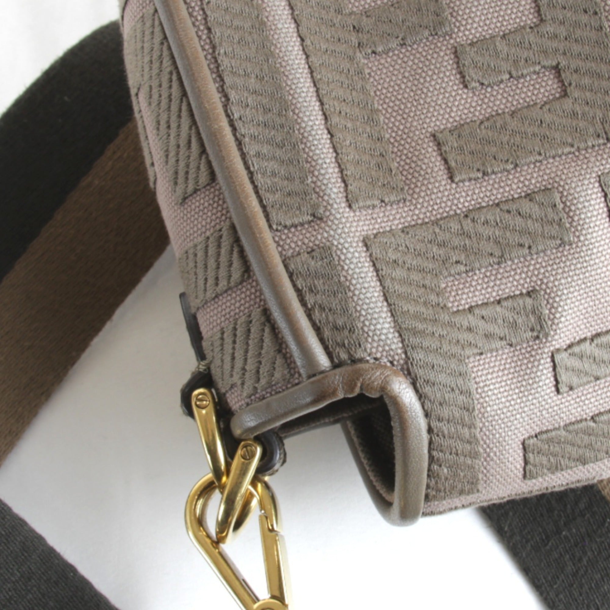 Fendi Pink Canvas Shoulder Bag (Pre-Owned)