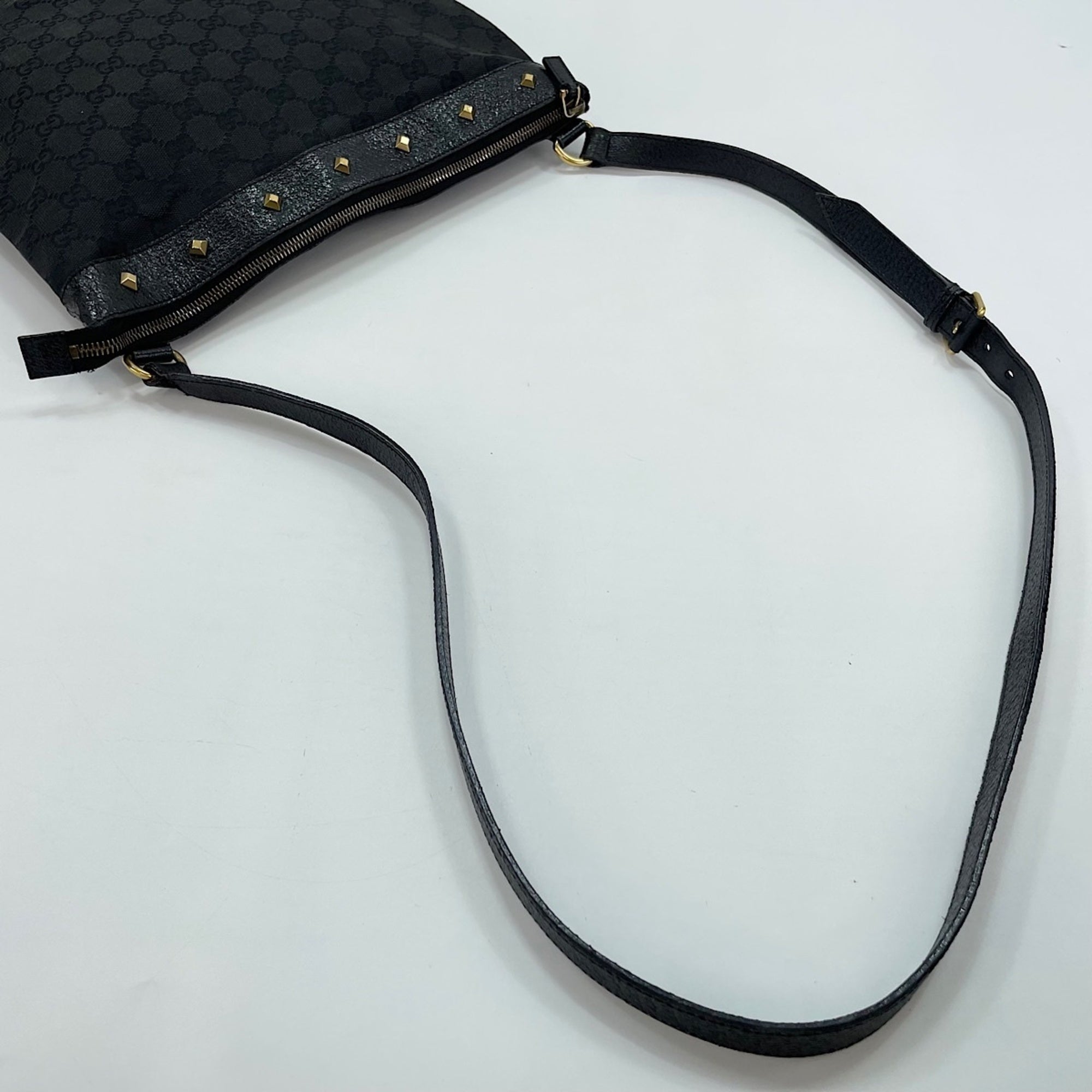 Gucci Black Shoulder Bag (Pre-Owned)