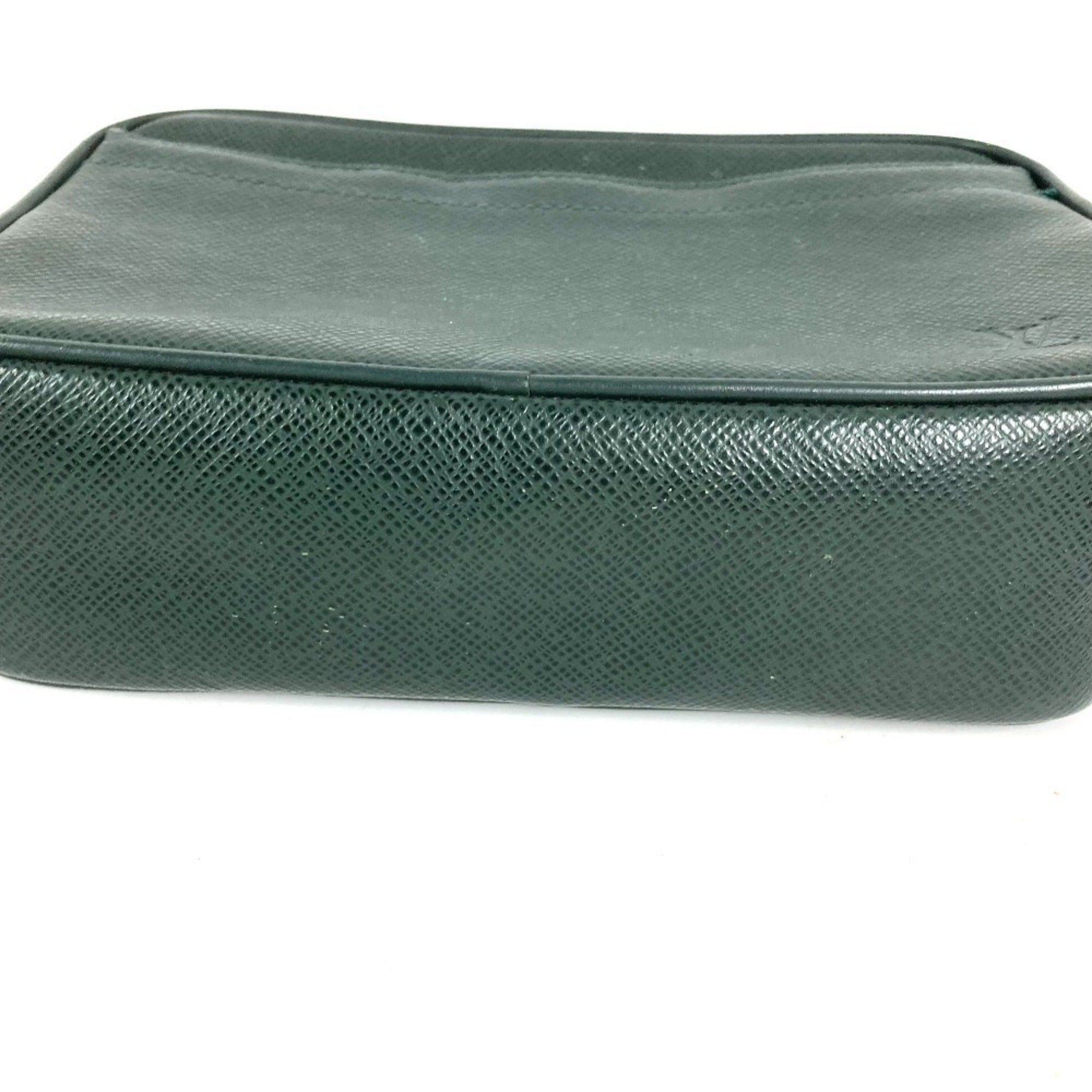 Louis Vuitton Episea Green Taiga Leather Clutch Bag Handbag Pouch (Pre-Owned)