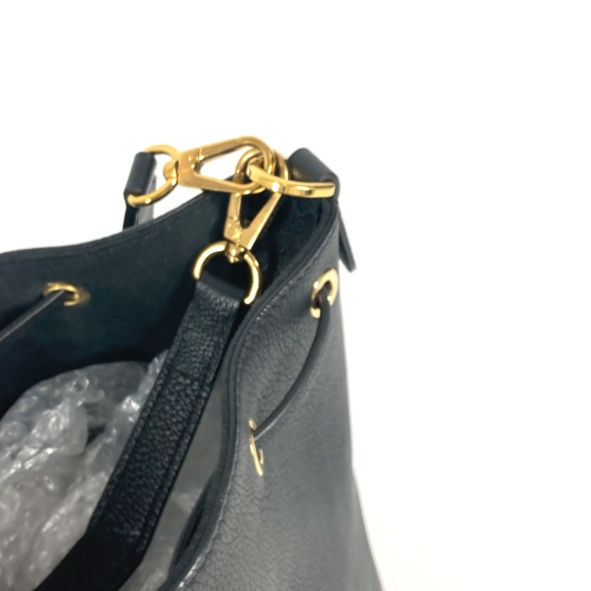 Louis Vuitton Black Noir Leather Handbag Shoulder Bag (Pre-Owned)