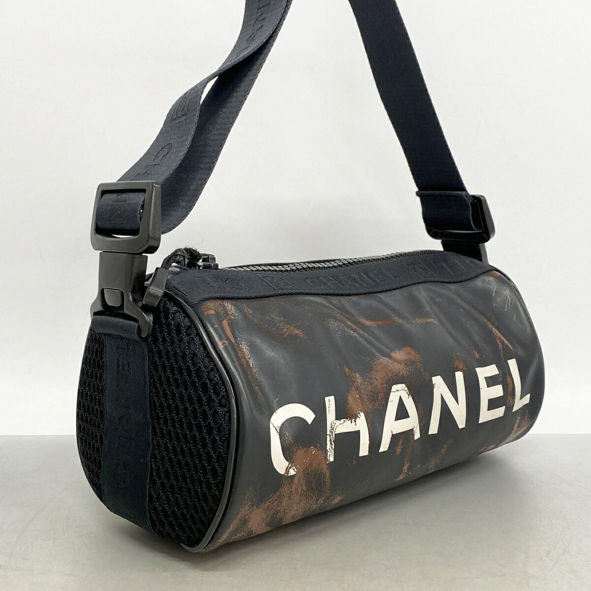 Chanel Black Rubber Shoulder Bag (Pre-Owned)