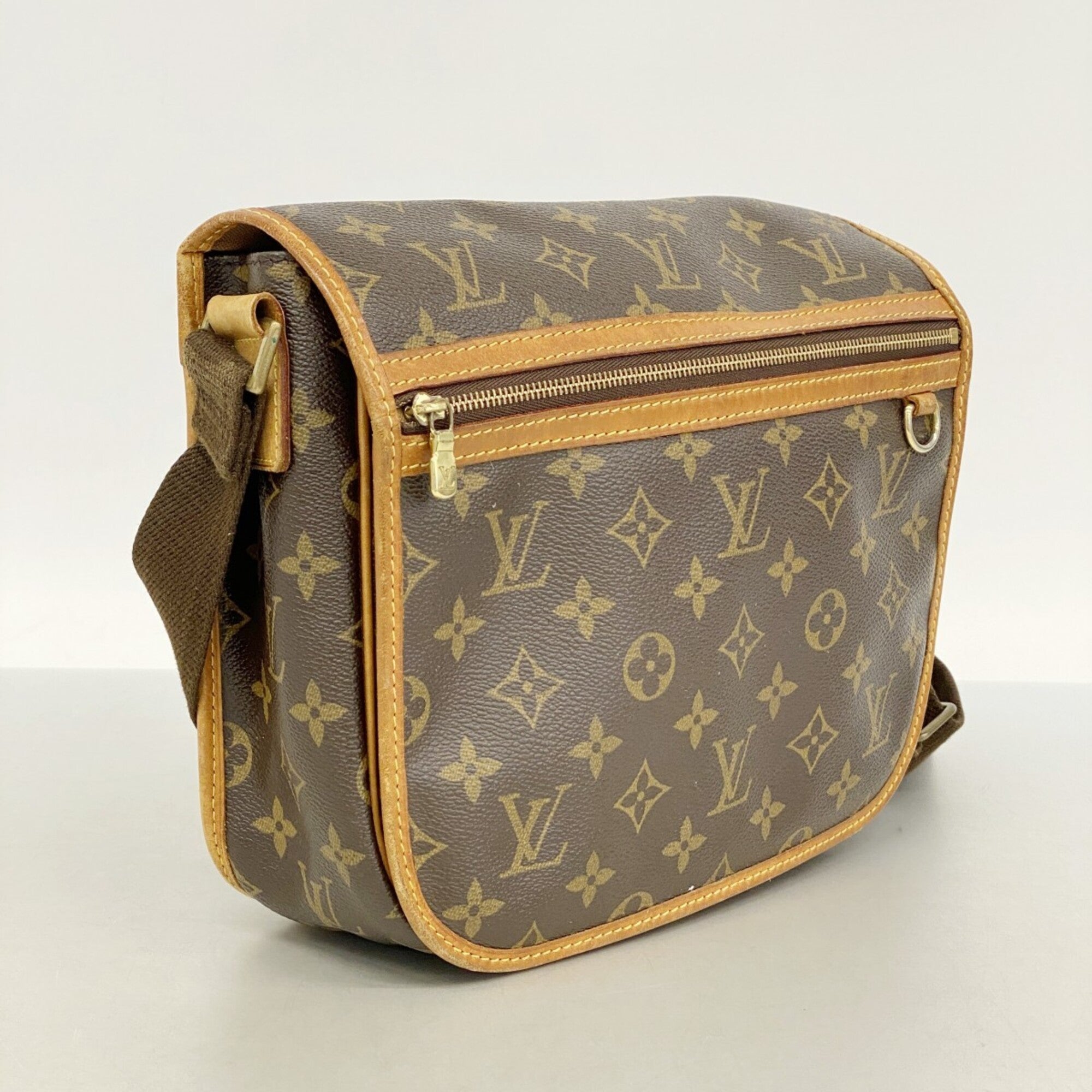 Louis Vuitton Brown Shoulder Bag (Pre-Owned)