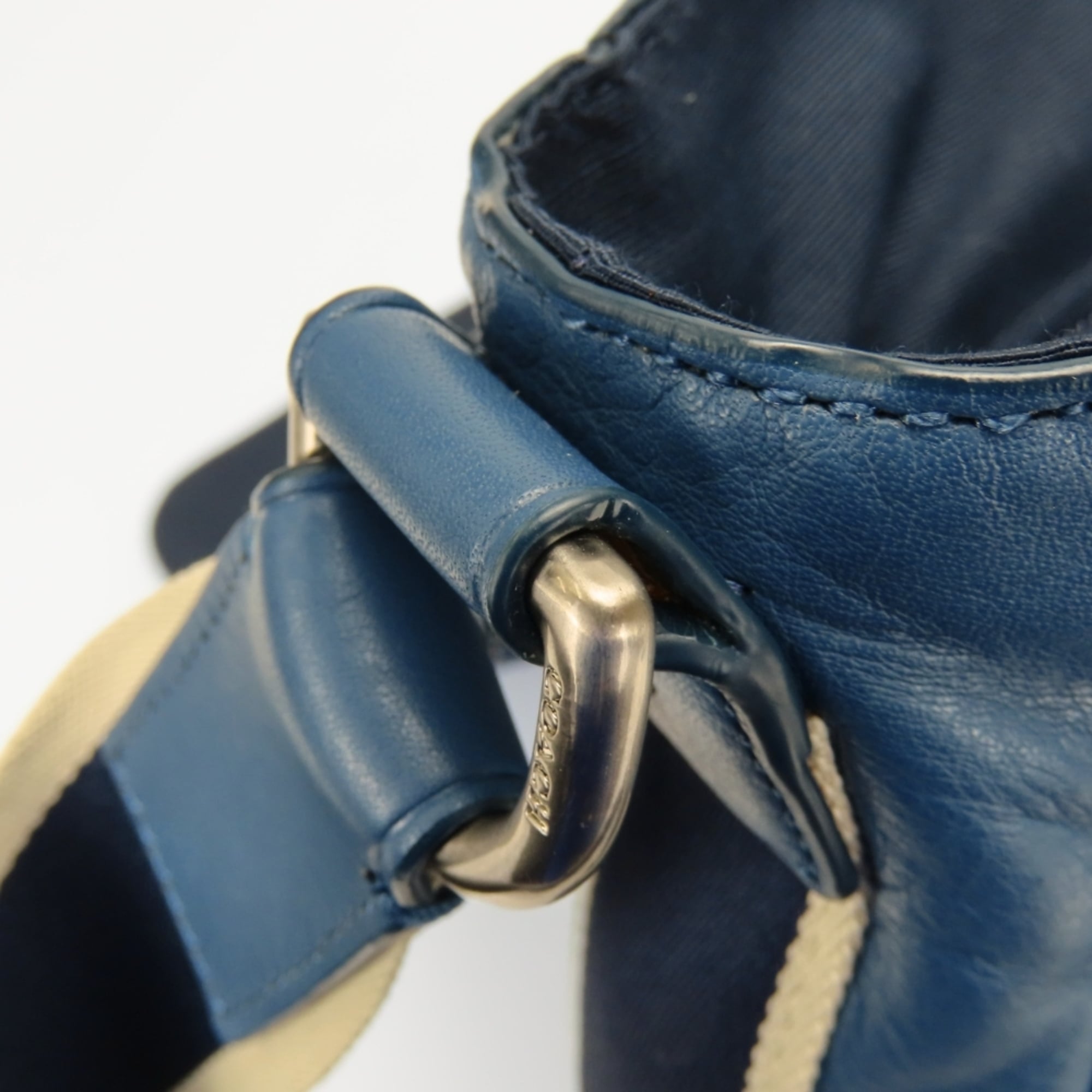 Coach Blue Leather Shoulder Bag (Pre-Owned)