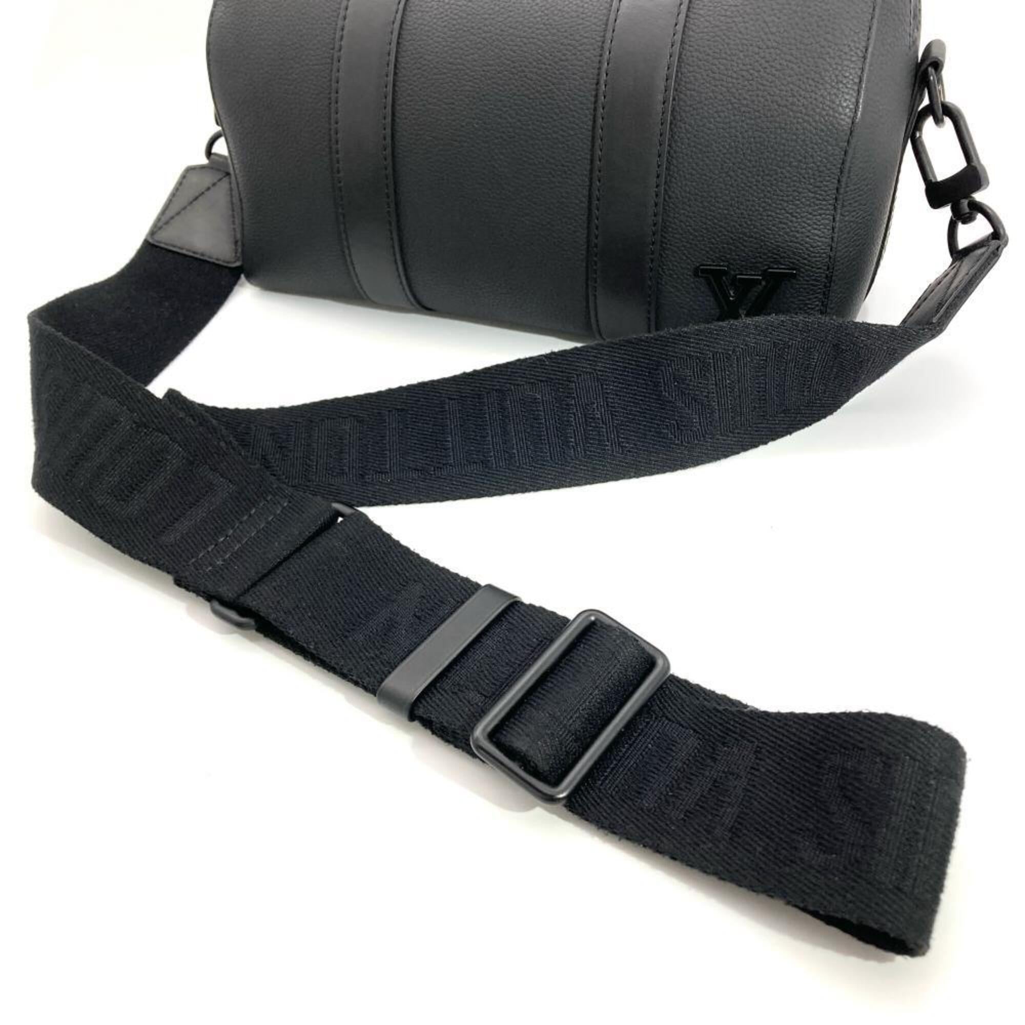 Louis Vuitton Black Leather Shoulder Bag (Pre-Owned)