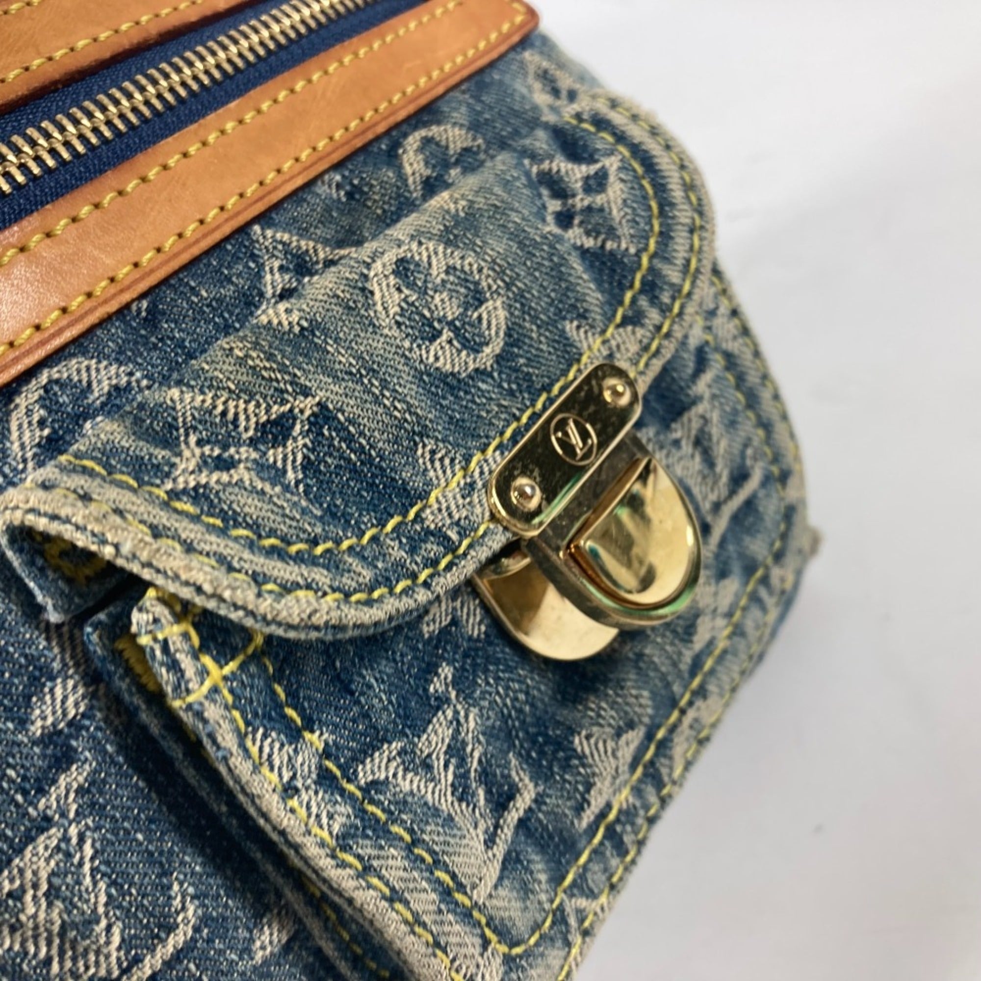 Louis Vuitton Blue Other Shoulder Bag (Pre-Owned)