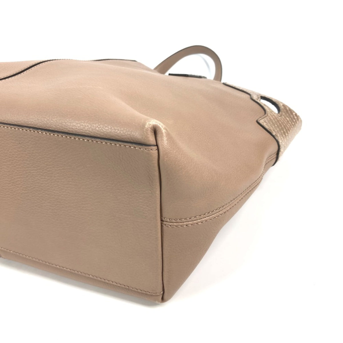 Cartier Beige Leather Shoulder Bag (Pre-Owned)