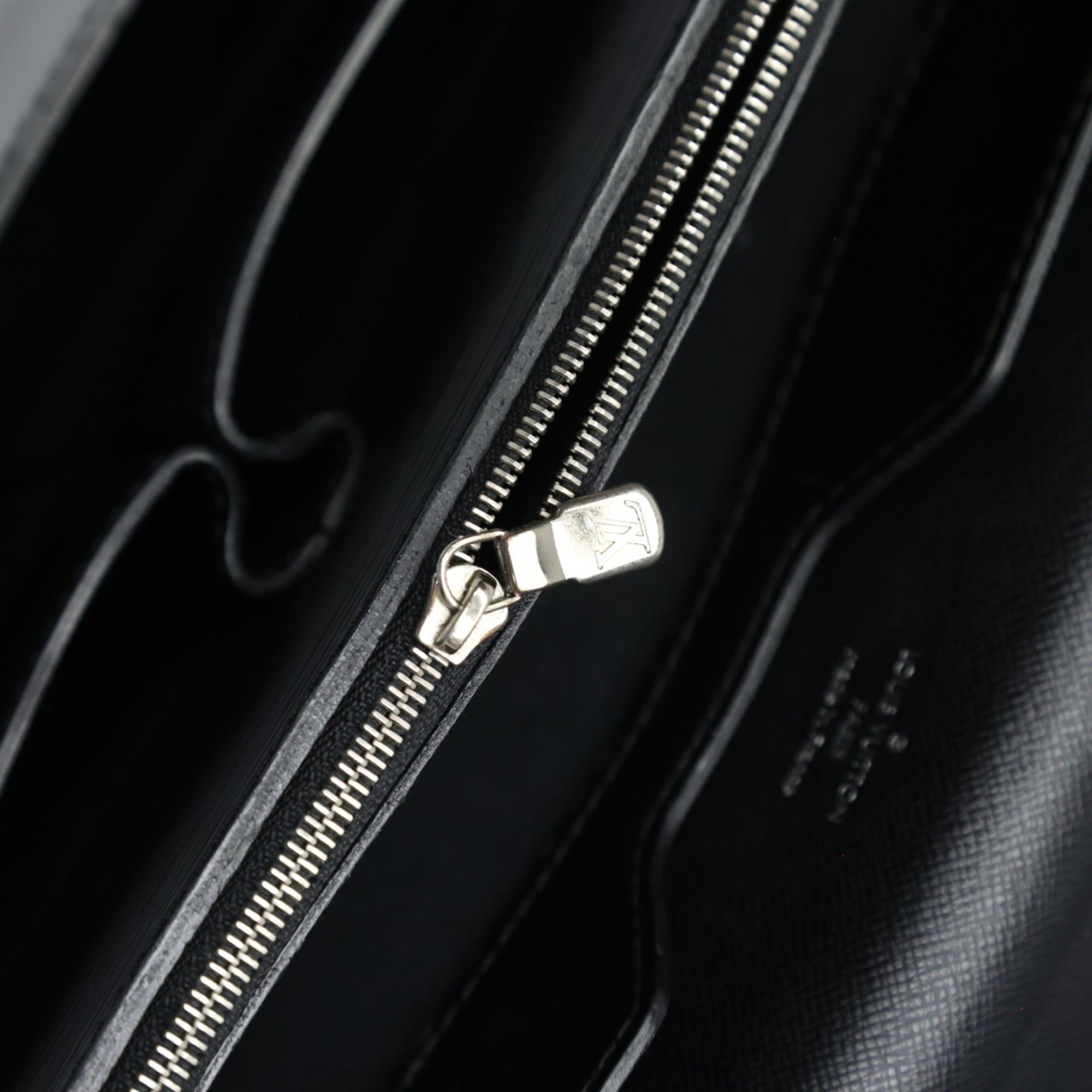 Louis Vuitton Black Epi Leather Document Case Handbag (Pre-Owned)