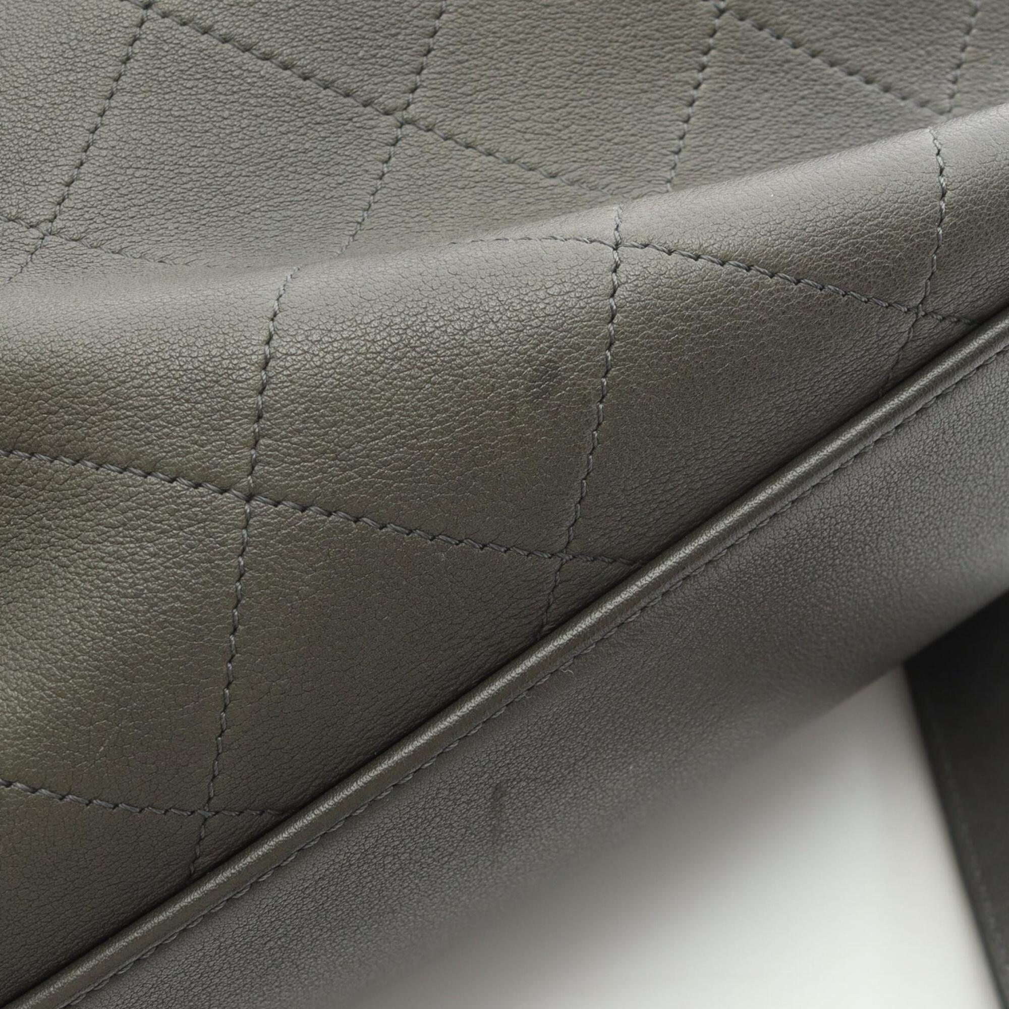 Chanel Green Leather Handbag Shoulder Bag (Pre-Owned)