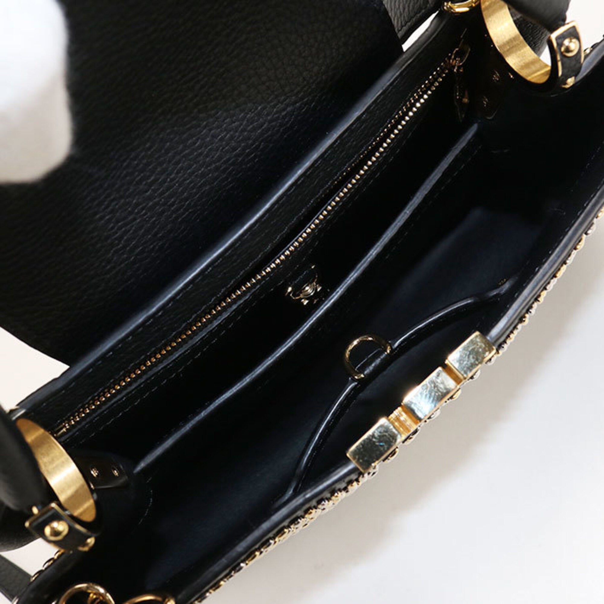 Louis Vuitton Black Leather Handbag (Pre-Owned)