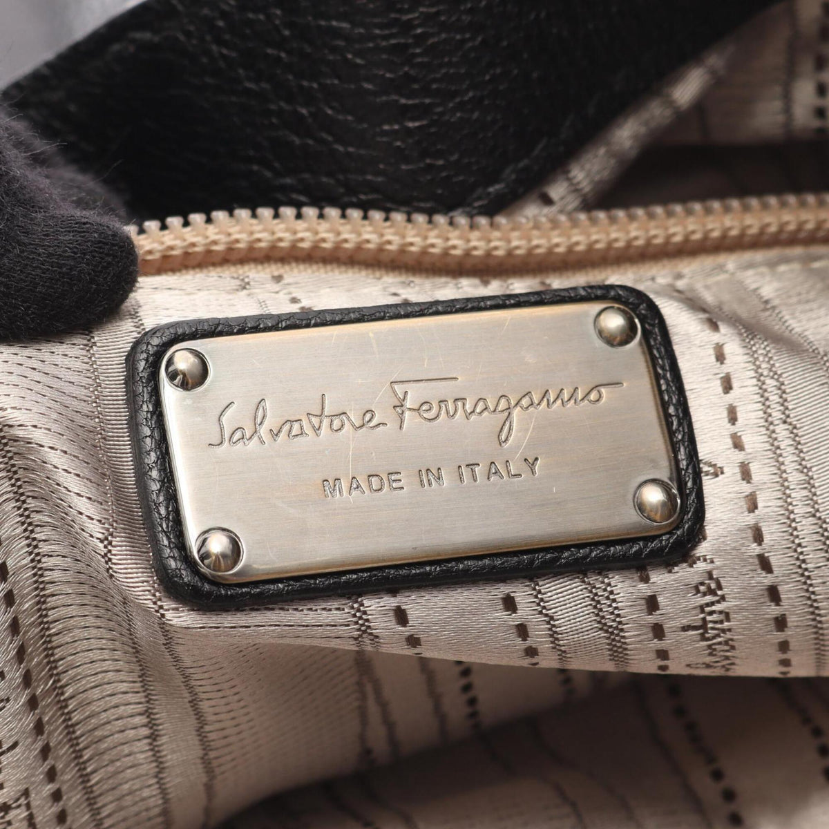 Salvatore Ferragamo Black Leather Handbag (Pre-Owned)