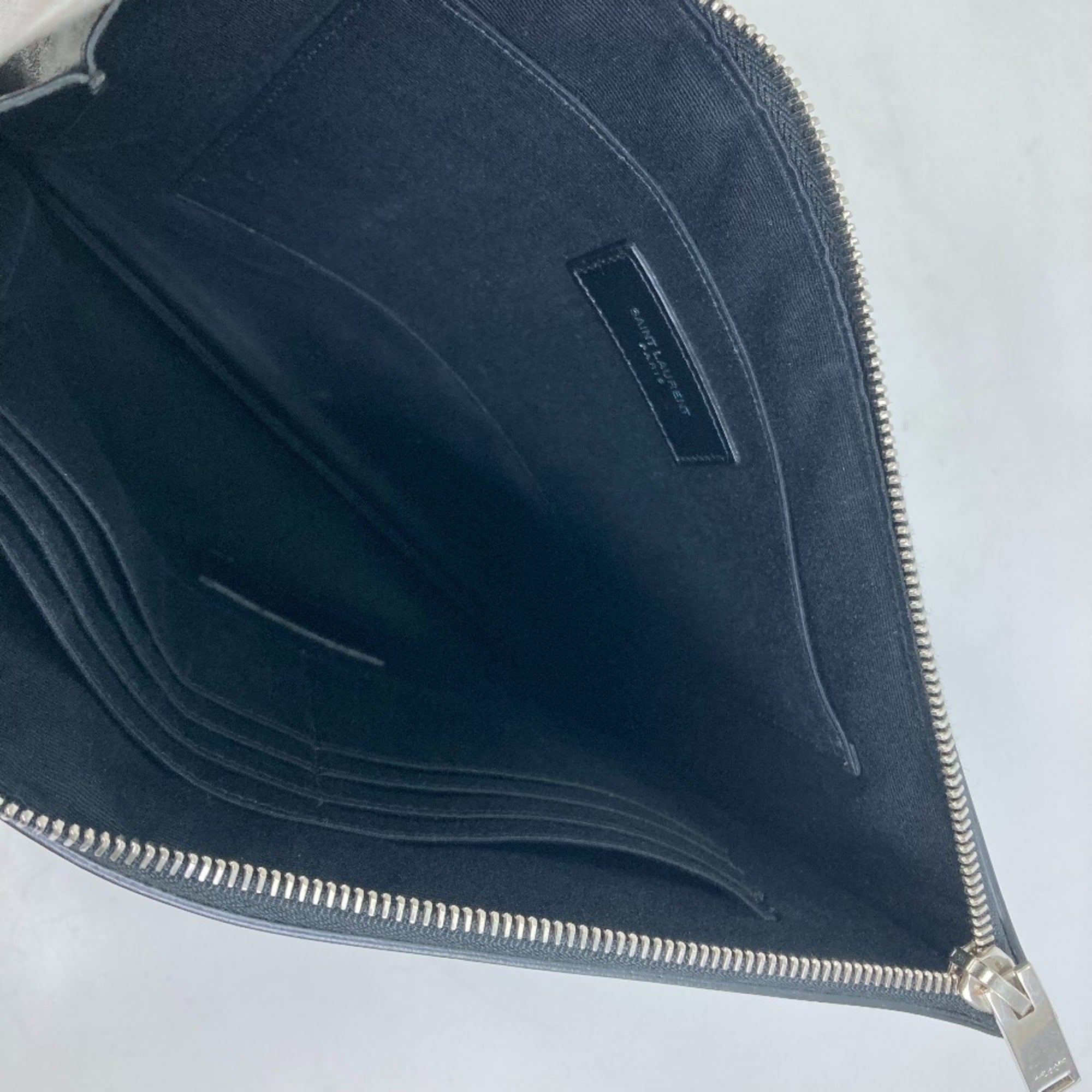 Yves Saint Laurent Black Leather Clutch Bag Pouch (Pre-Owned)
