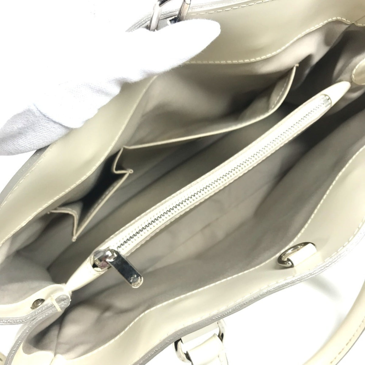 Louis Vuitton Epi White Epi Leather Handbag Tote Bag (Pre-Owned)