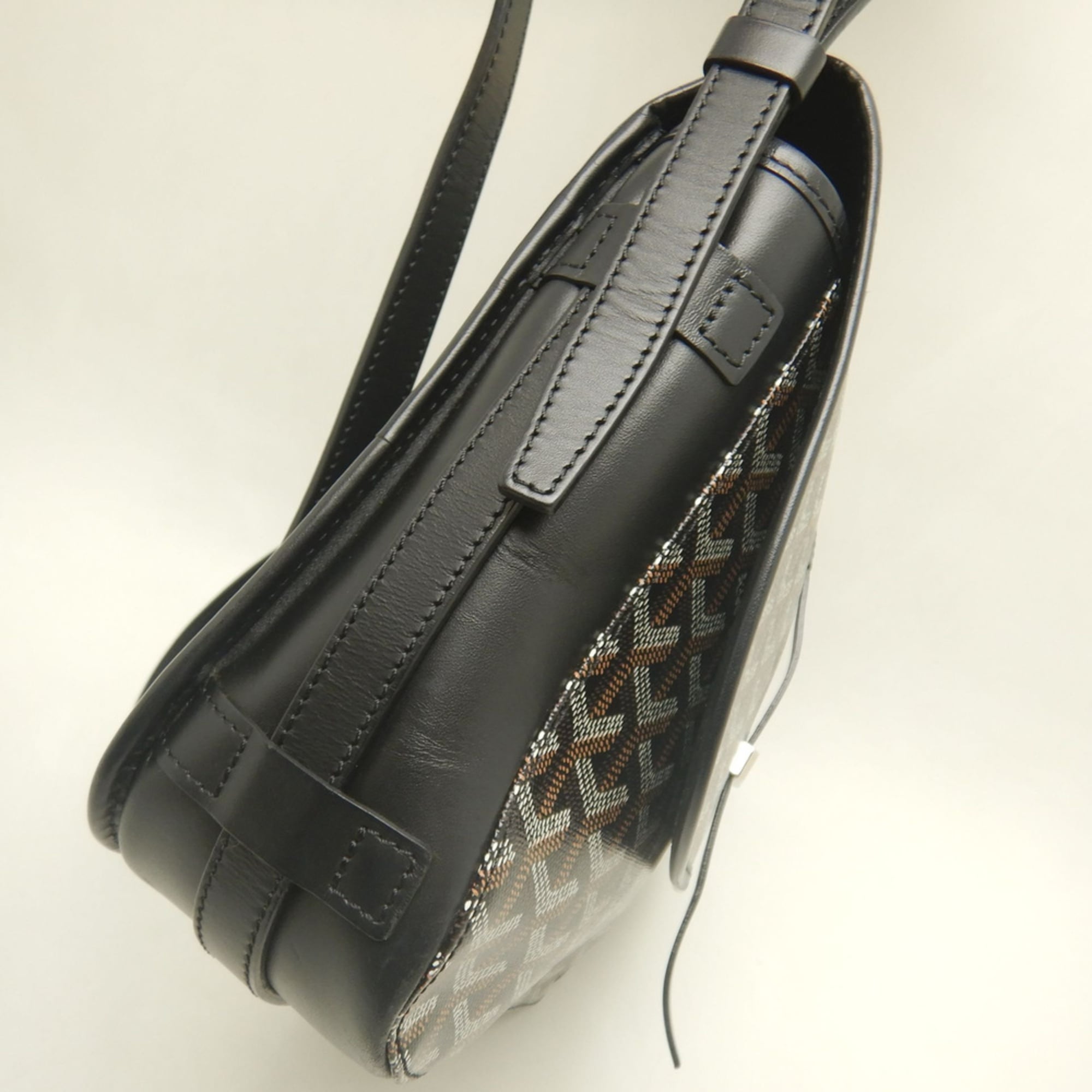 Goyard Black Coated Canvas Shoulder Bag (Pre-Owned)