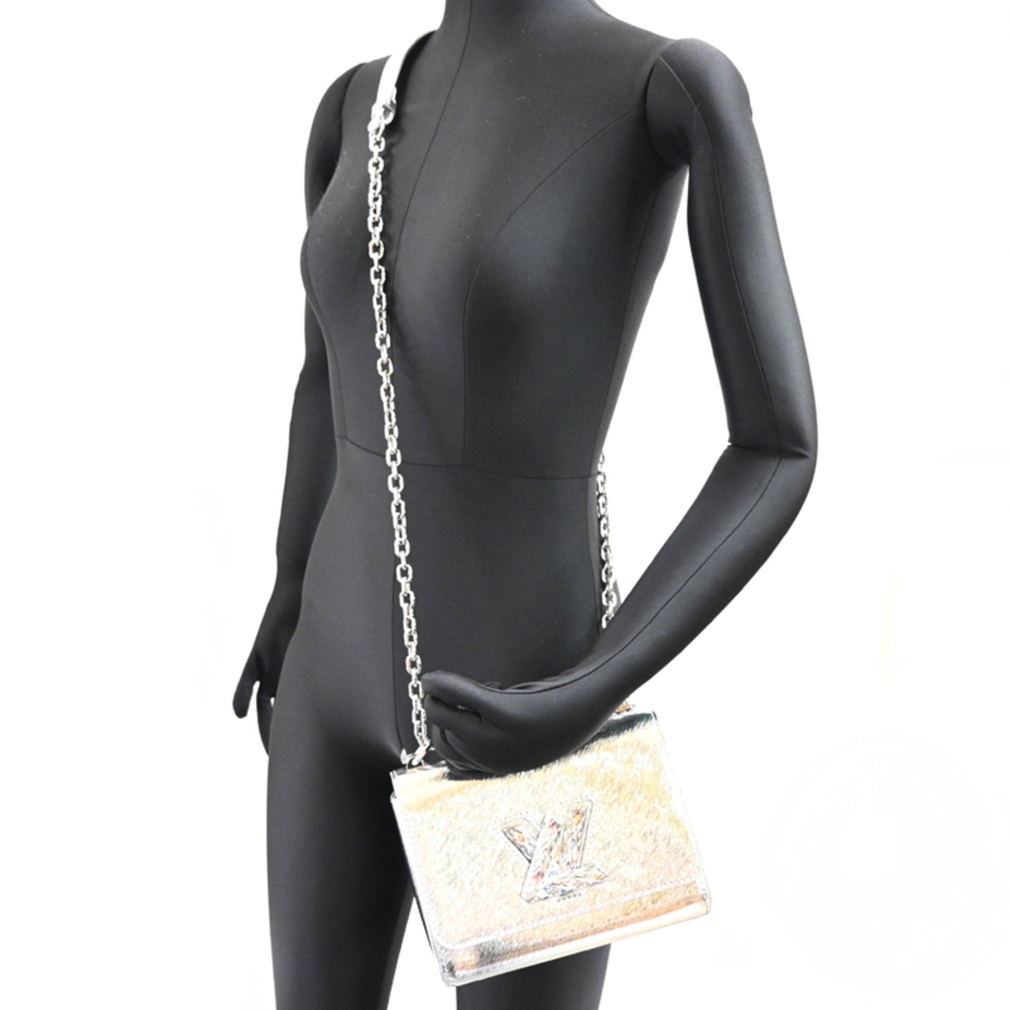 Louis Vuitton Silver Epi Leather Shoulder Bag (Pre-Owned)