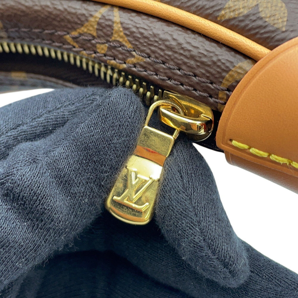 Louis Vuitton Monogram Beige Monogram Shoulder Bag (Pre-Owned)
