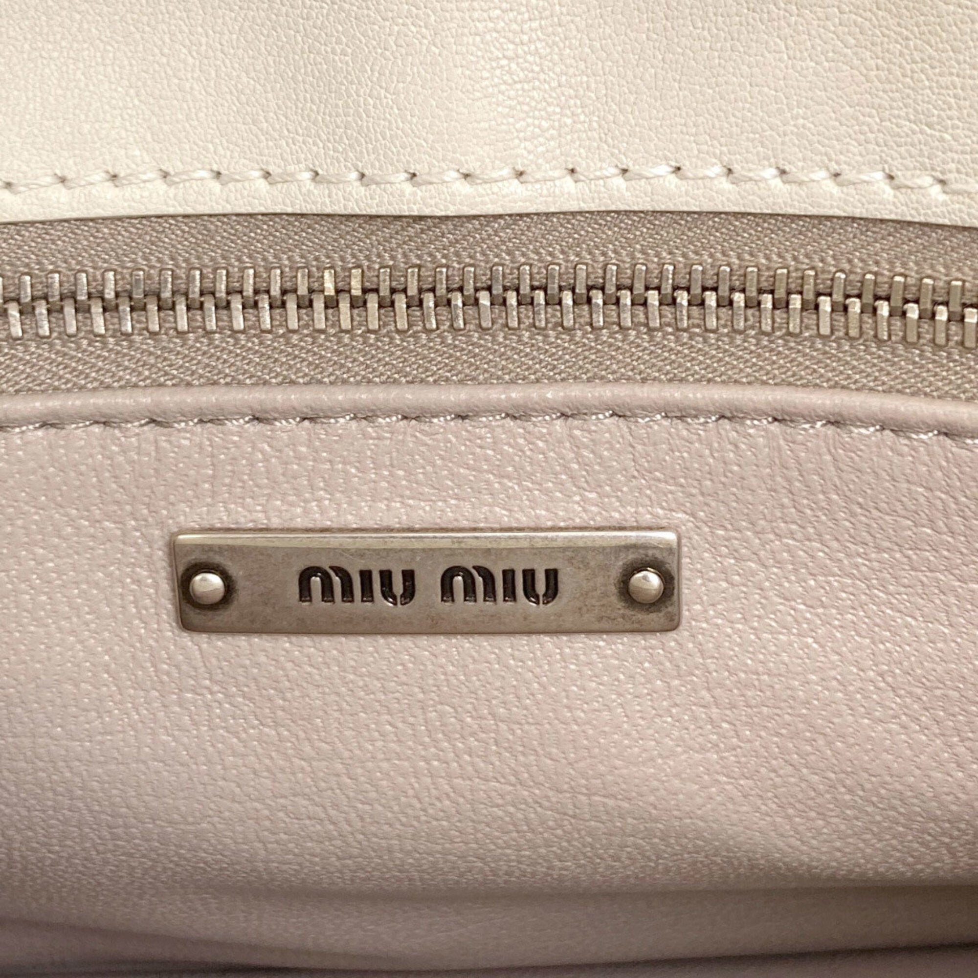 Miu Miu White Leather Handbag (Pre-Owned)