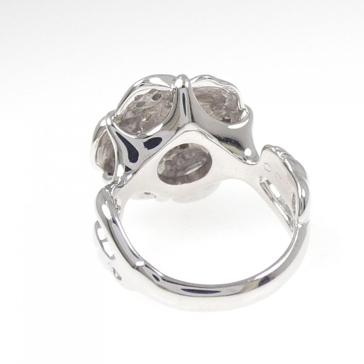 Chanel White Gold White Gold (18K) Band Ring (Pre-Owned)