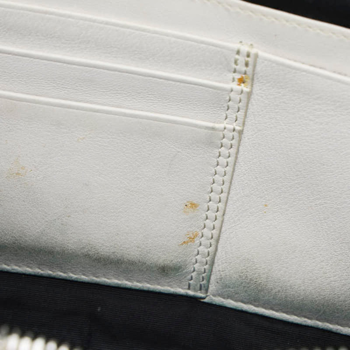 Christian Dior Ivory Leather Shoulder Bag (Pre-Owned)