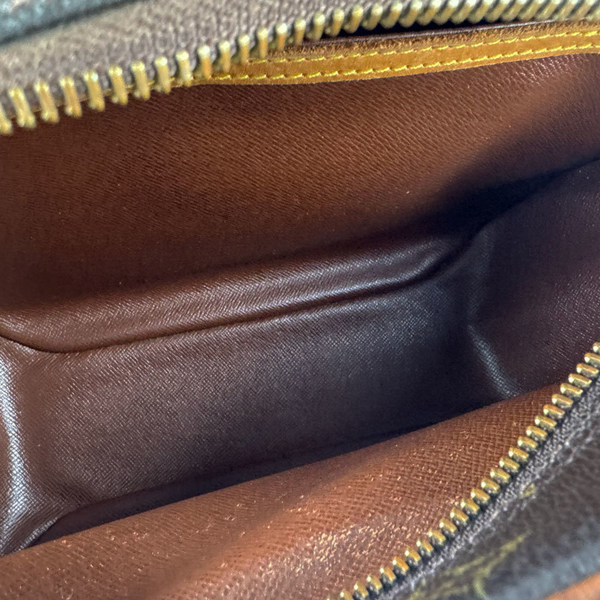 Louis Vuitton Brown Monogram Monogram Shoulder Bag (Pre-Owned)