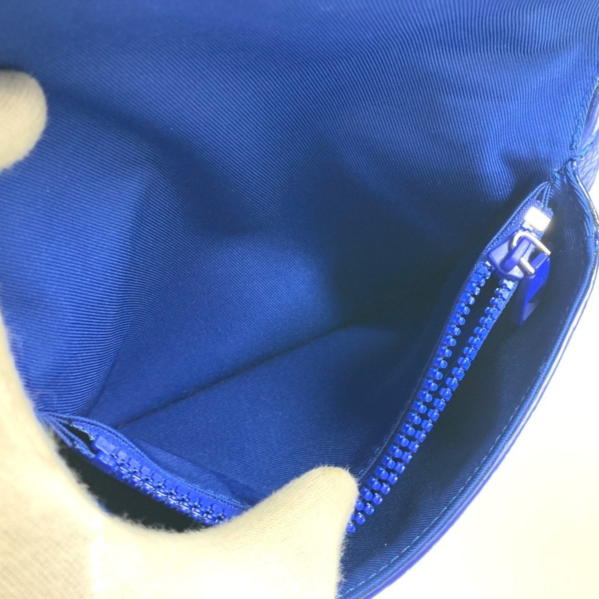 Louis Vuitton Blue Leather Shoulder Bag Sling Bag (Pre-Owned)