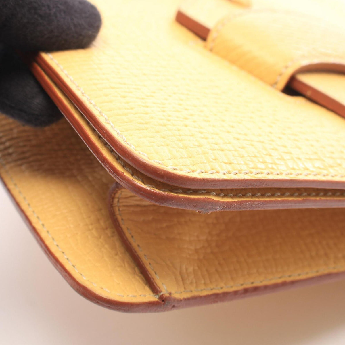 Loewe Yellow Leather Handbag (Pre-Owned)