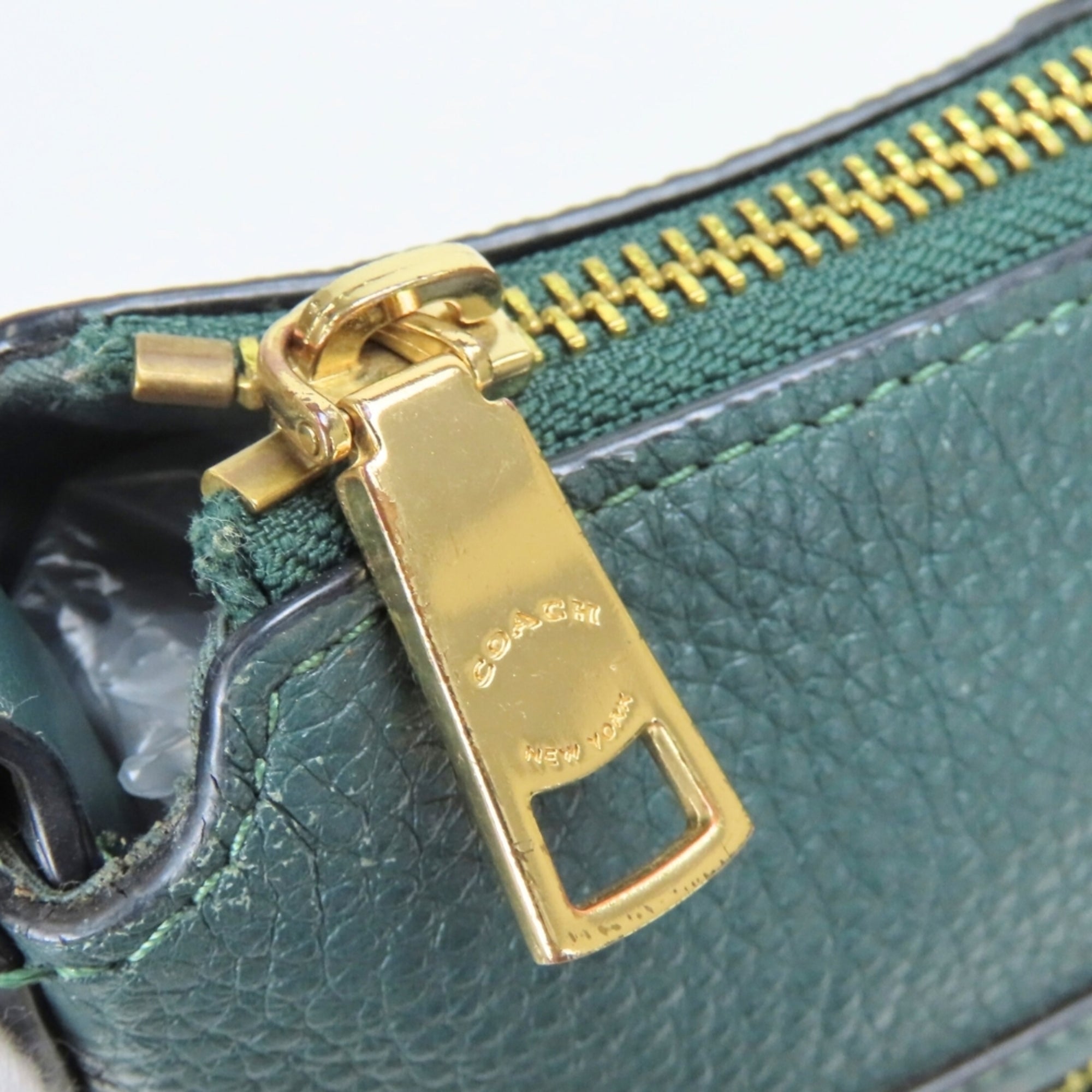 Coach Dark Green Leather Shoulder Bag (Pre-Owned)