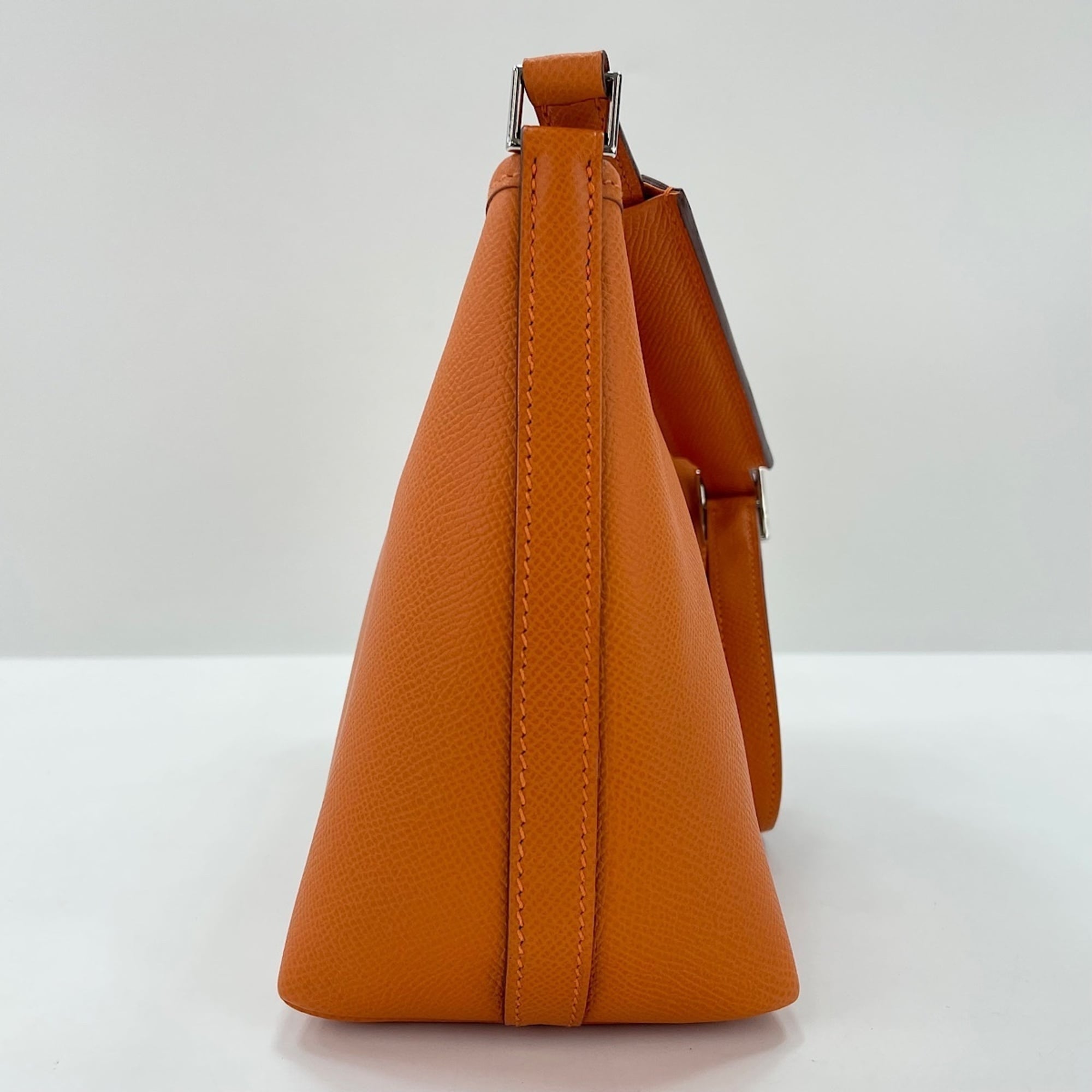 Hermes Orange Shoulder Bag (Pre-Owned)