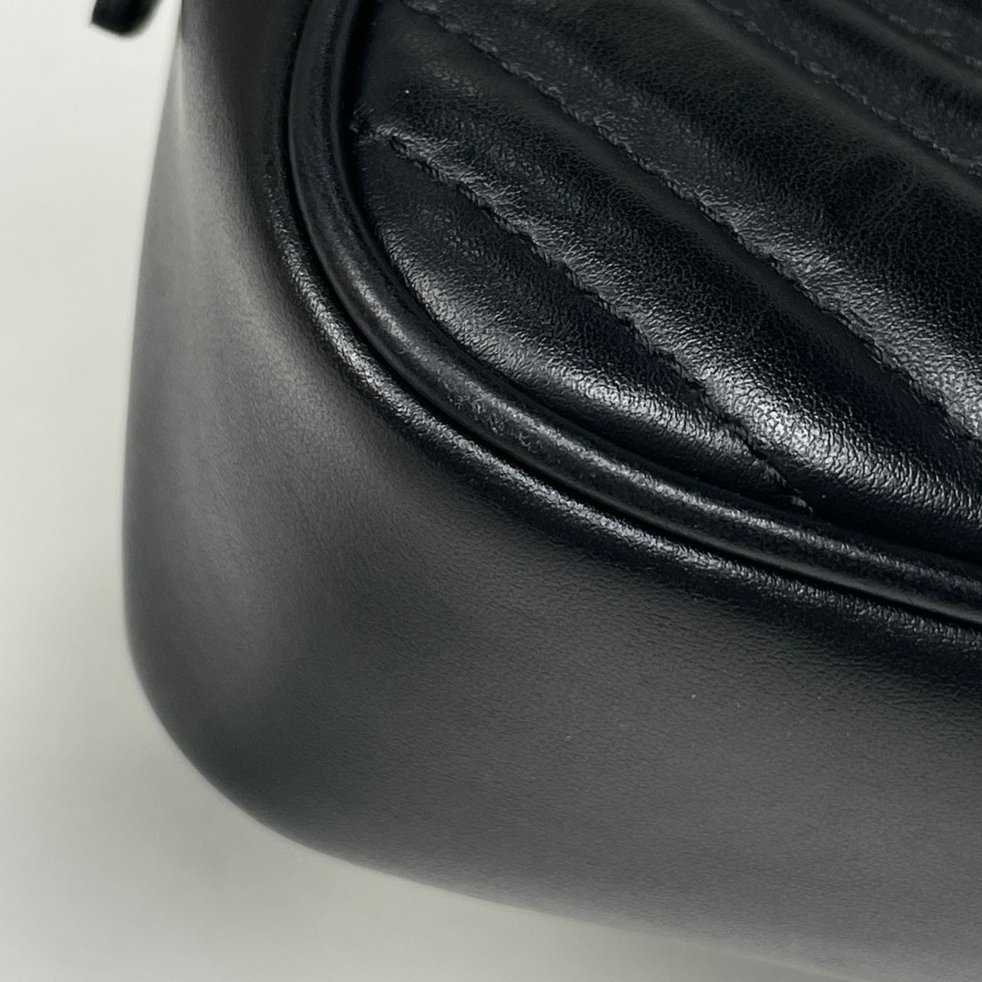 Gucci Black Leather Shoulder Bag (Pre-Owned)
