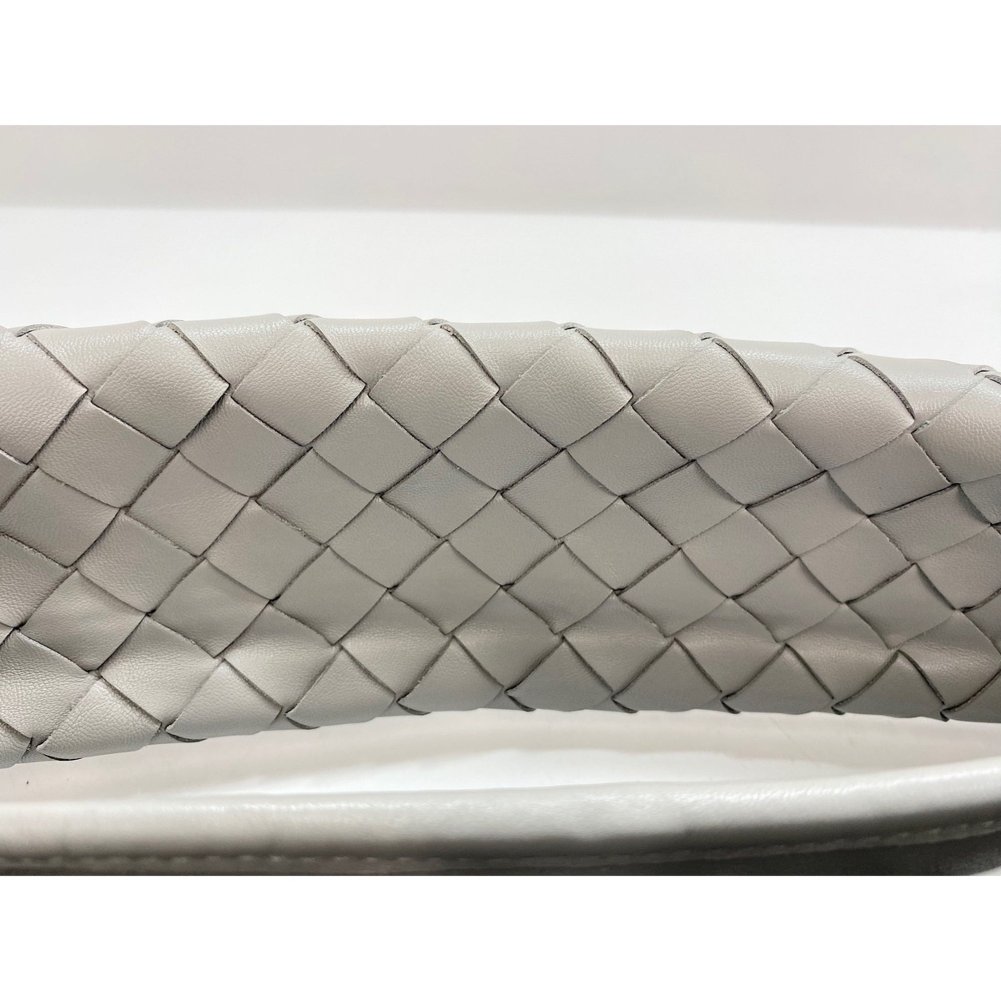 Bottega Veneta Gray Intrecciato Tote Bag (Pre-Owned)