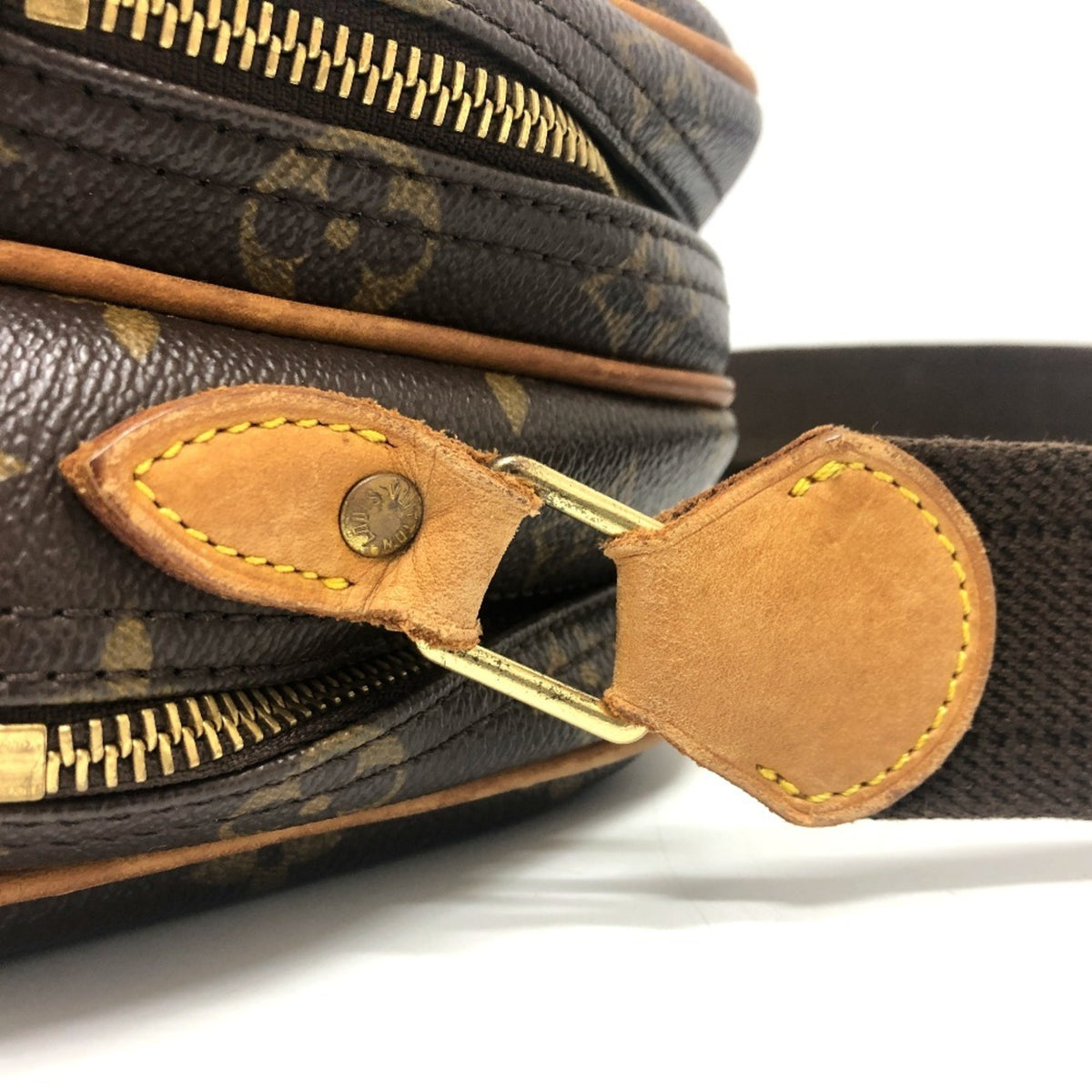 Louis Vuitton Brown Monogram Monogram Shoulder Bag (Pre-Owned)
