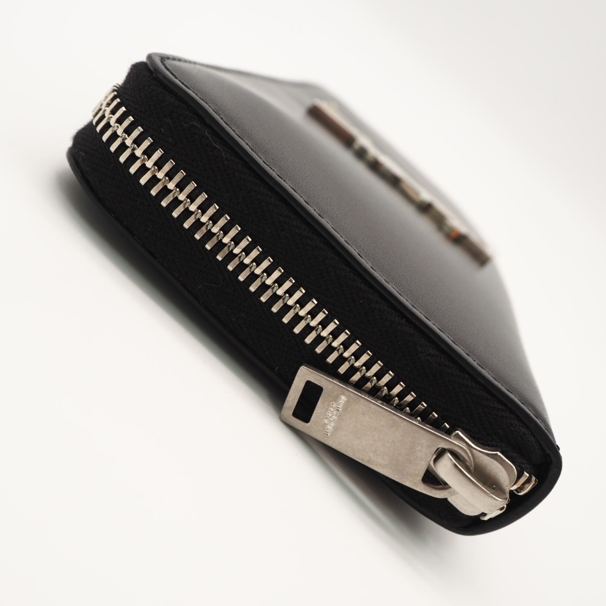 Yves Saint Laurent Black Leather Long Wallet (Bi-Fold) (Pre-Owned)