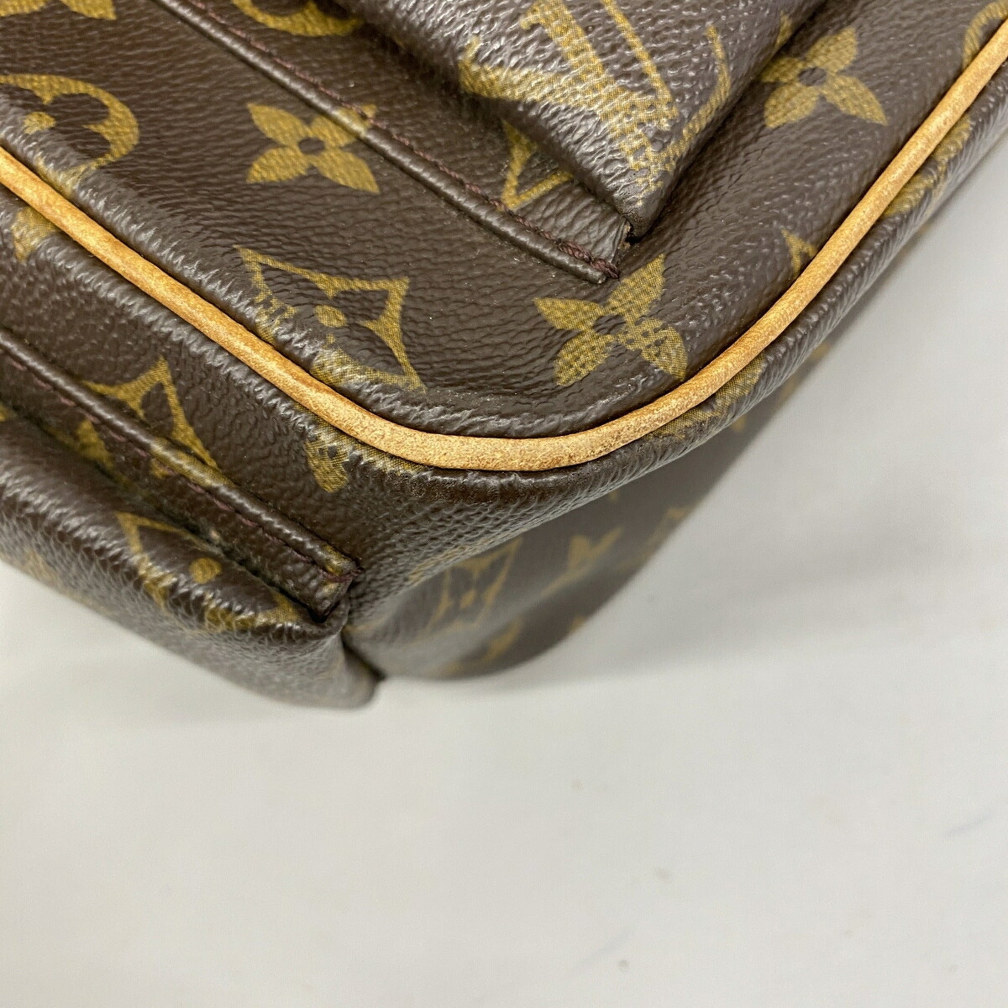 Louis Vuitton Brown Handbag (Pre-Owned)