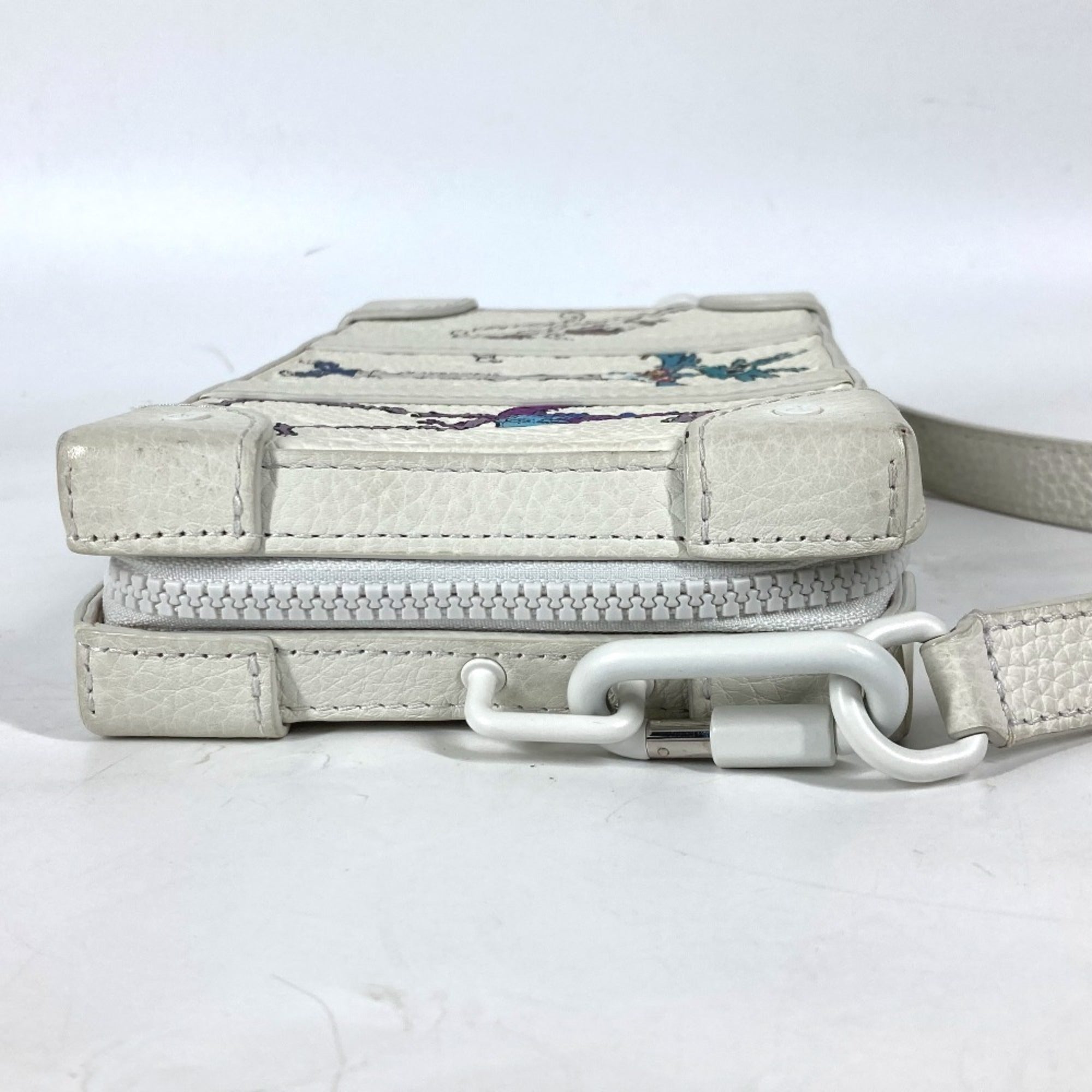 Louis Vuitton White Leather Clutch Bag Shoulder Bag (Pre-Owned)