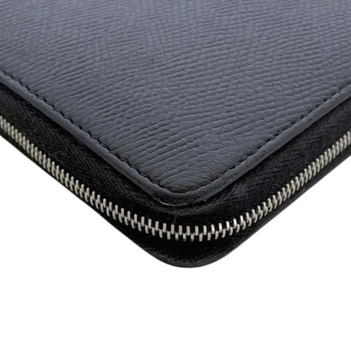 Celine Black Leather Long Wallet (Bi-Fold) (Pre-Owned)