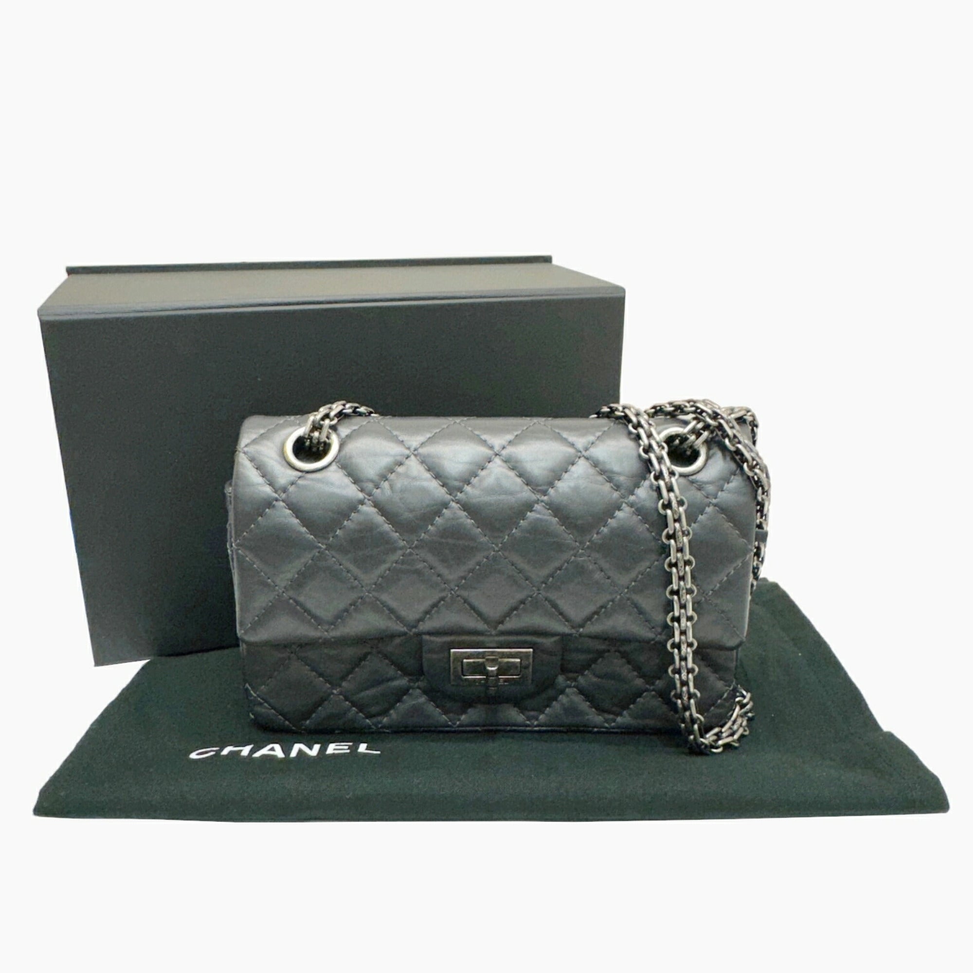 Chanel Dark Gray Leather Shoulder Bag (Pre-Owned)