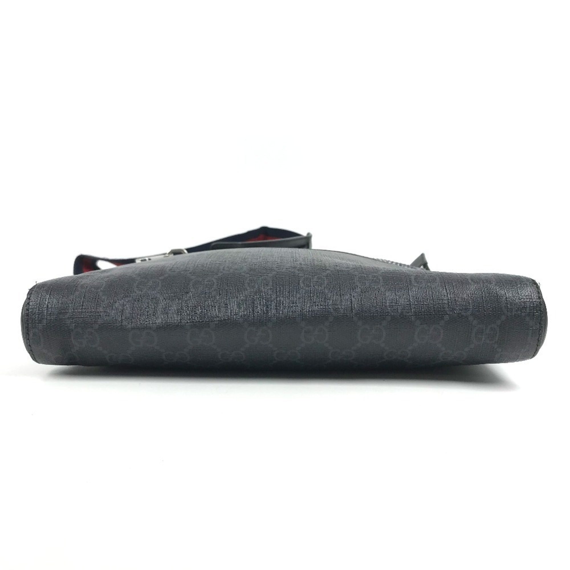 Gucci Black Gg Supreme Messenger Bag Shoulder Bag (Pre-Owned)