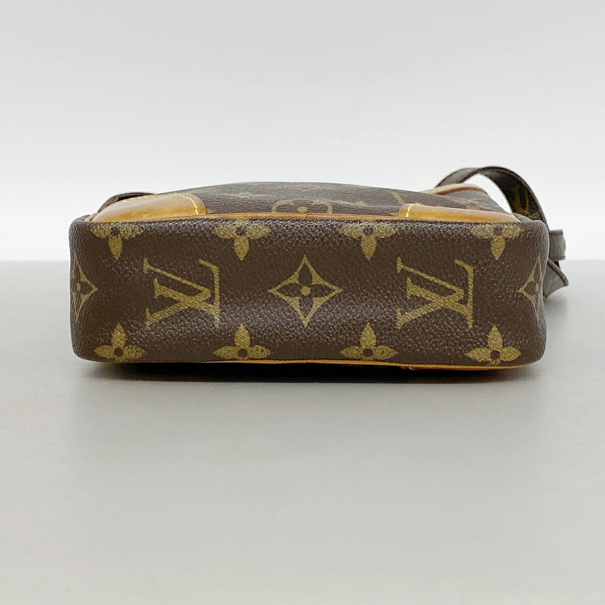 Louis Vuitton Brown Shoulder Bag (Pre-Owned)