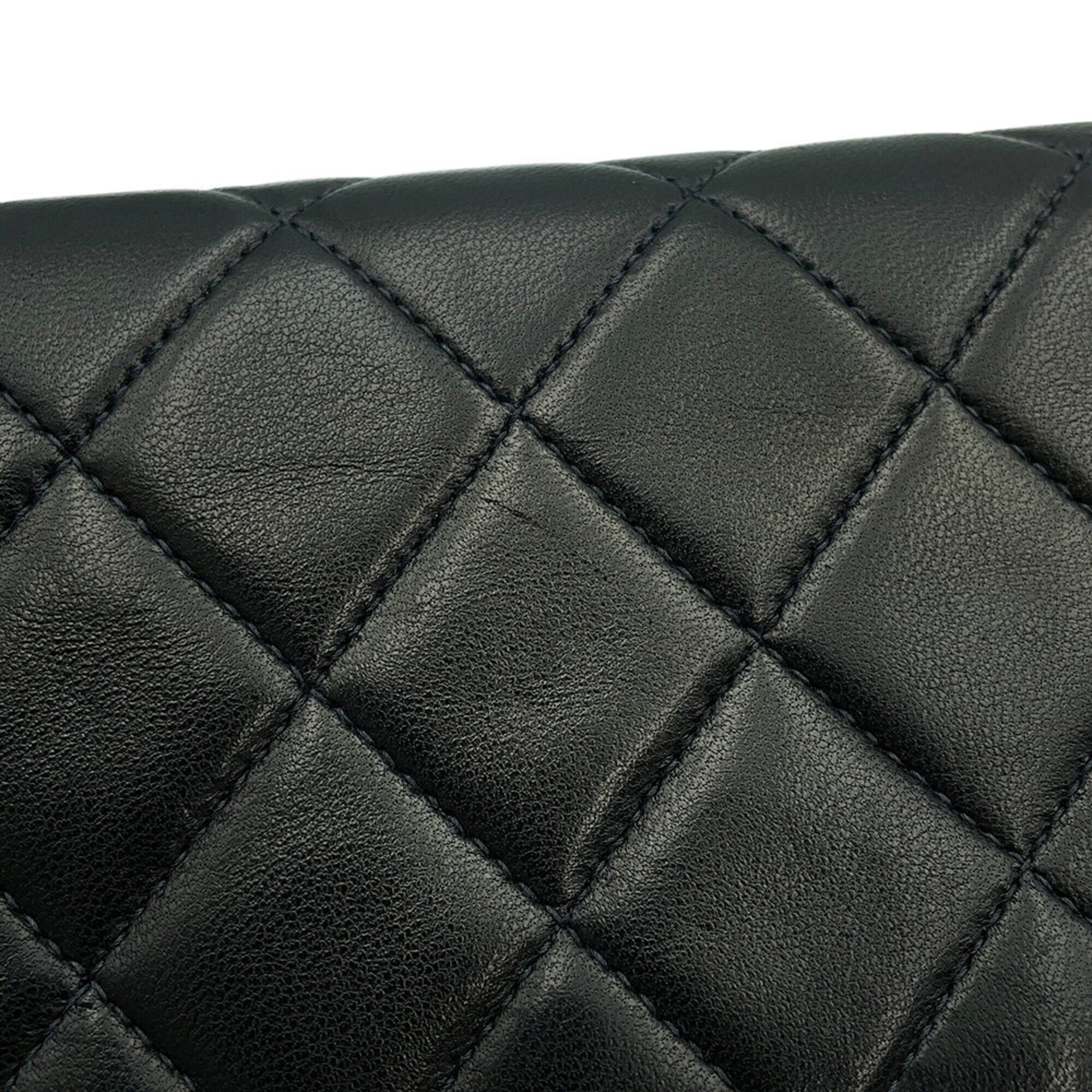 Chanel Black Leather Shoulder Bag (Pre-Owned)