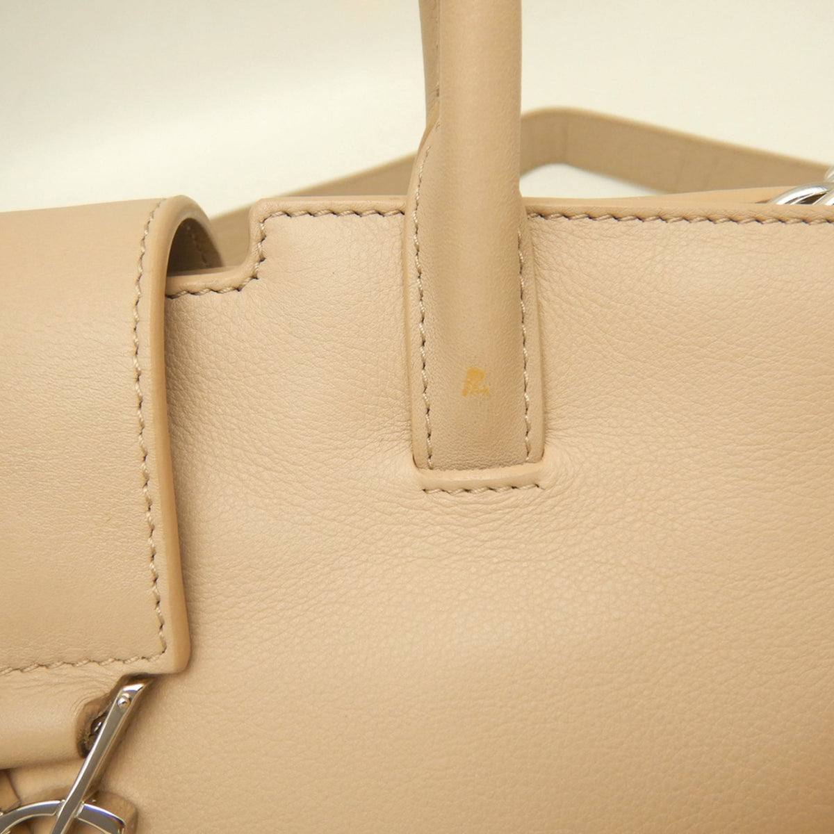 Saint Laurent Beige Leather Handbag (Pre-Owned)