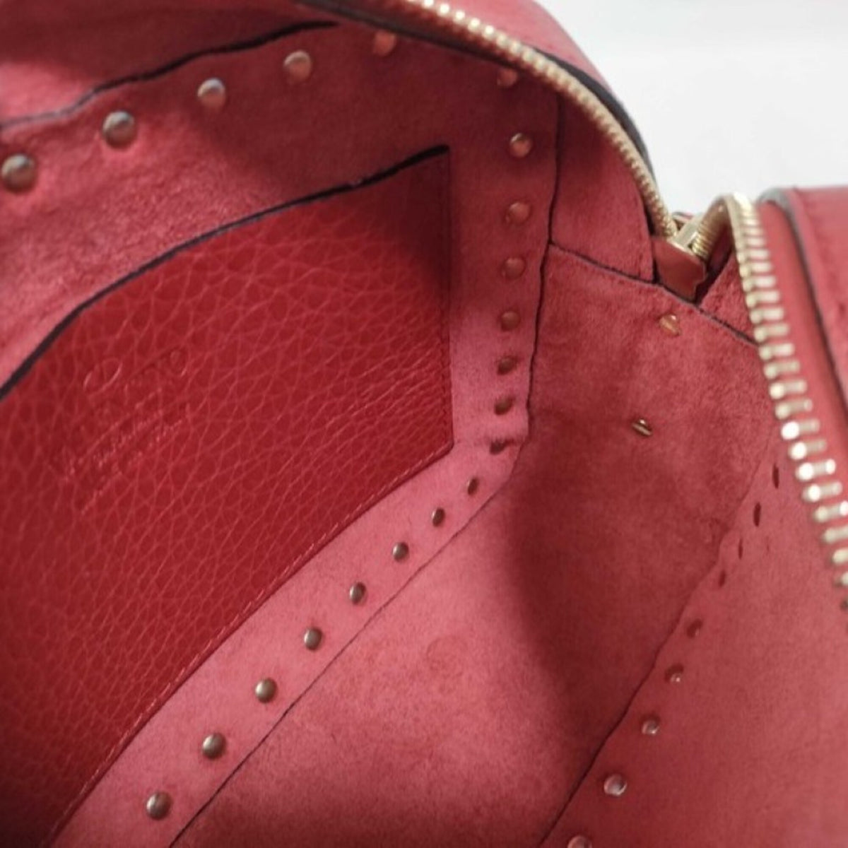 Valentino Garavani Red Color Leather Shoulder Bag (Pre-Owned)