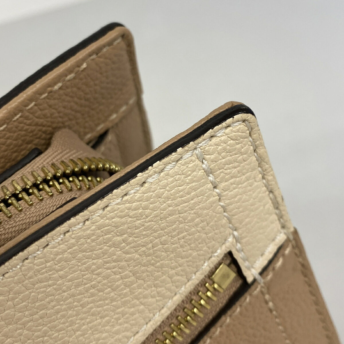 Louis Vuitton Beige Handbag (Pre-Owned)