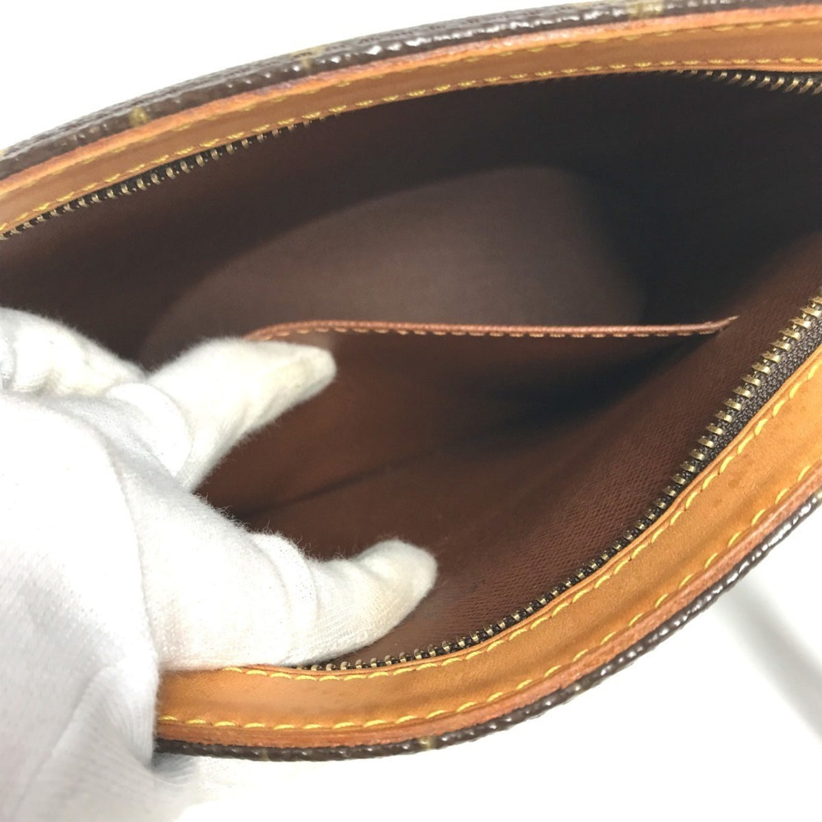 Louis Vuitton Brown Monogram Handbag Pochette Shoulder Bag (Pre-Owned)
