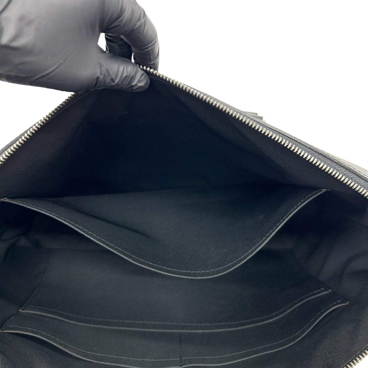 Louis Vuitton Black Leather Shoulder Bag (Pre-Owned)