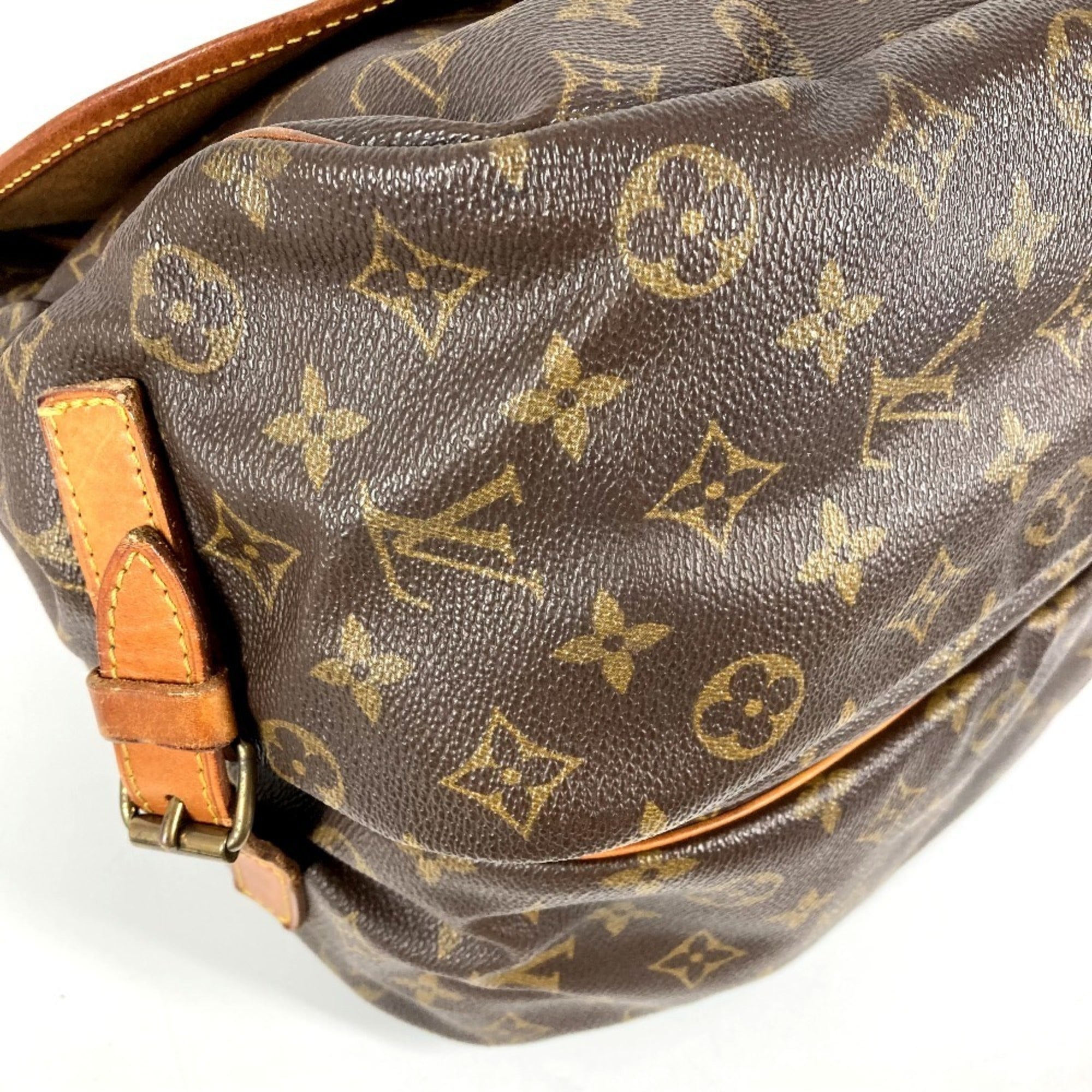 Louis Vuitton Brown Monogram Monogram Shoulder Bag (Pre-Owned)