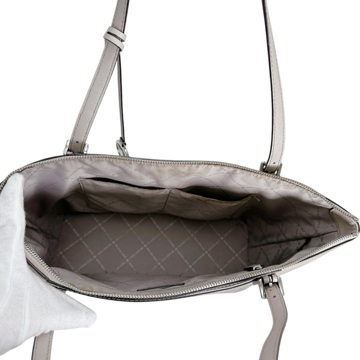 Michael Kors Gray Leather Handbag Tote Bag (Pre-Owned)